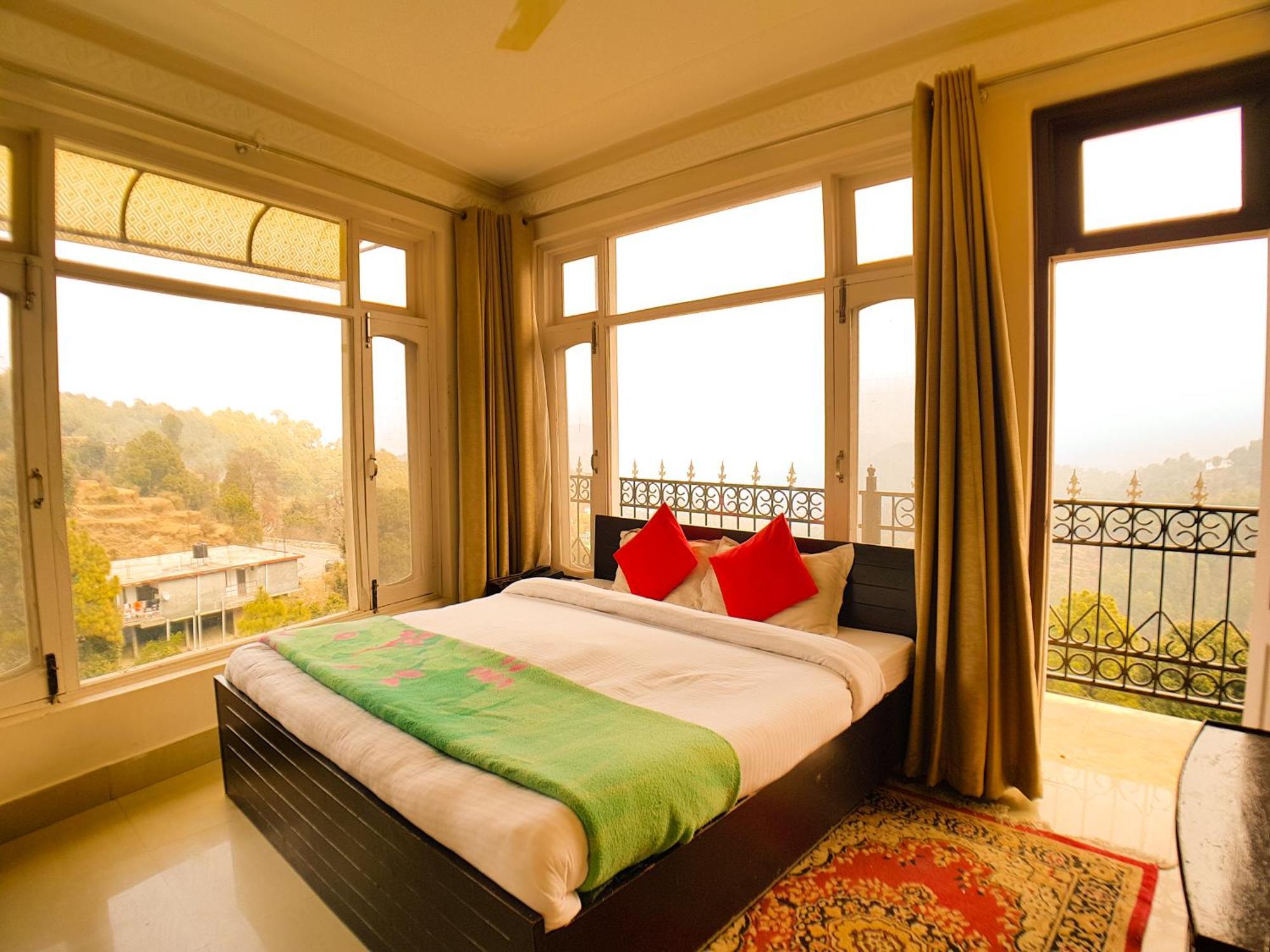 Cozy Nook Hotel