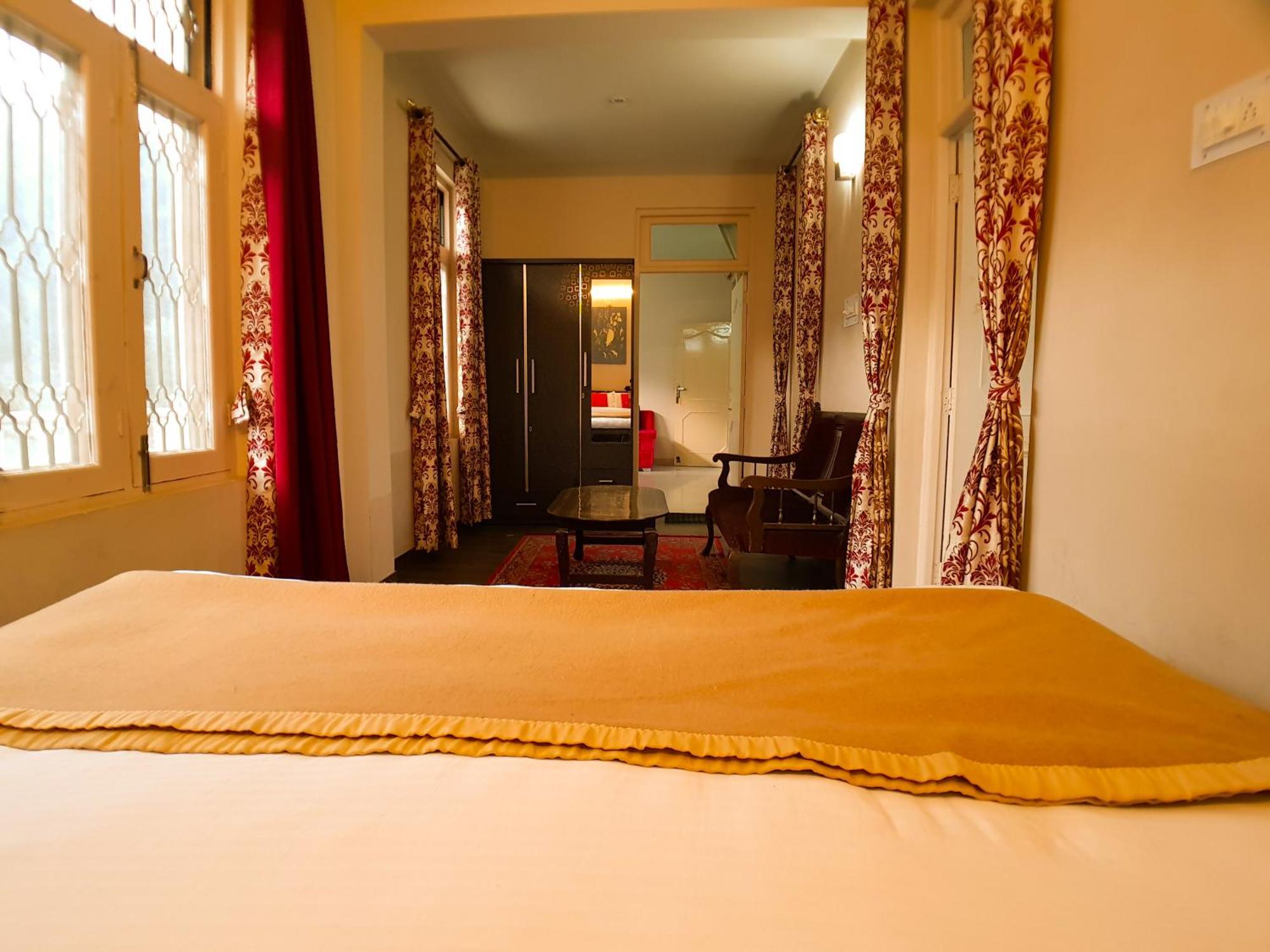 Cozy Nook Hotel 2*