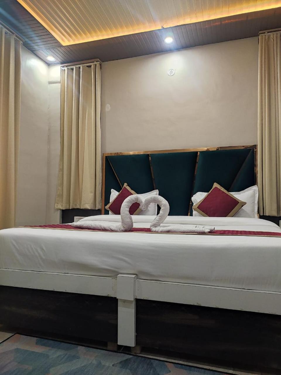 Mud House , Heritage Hotel Dalhousie