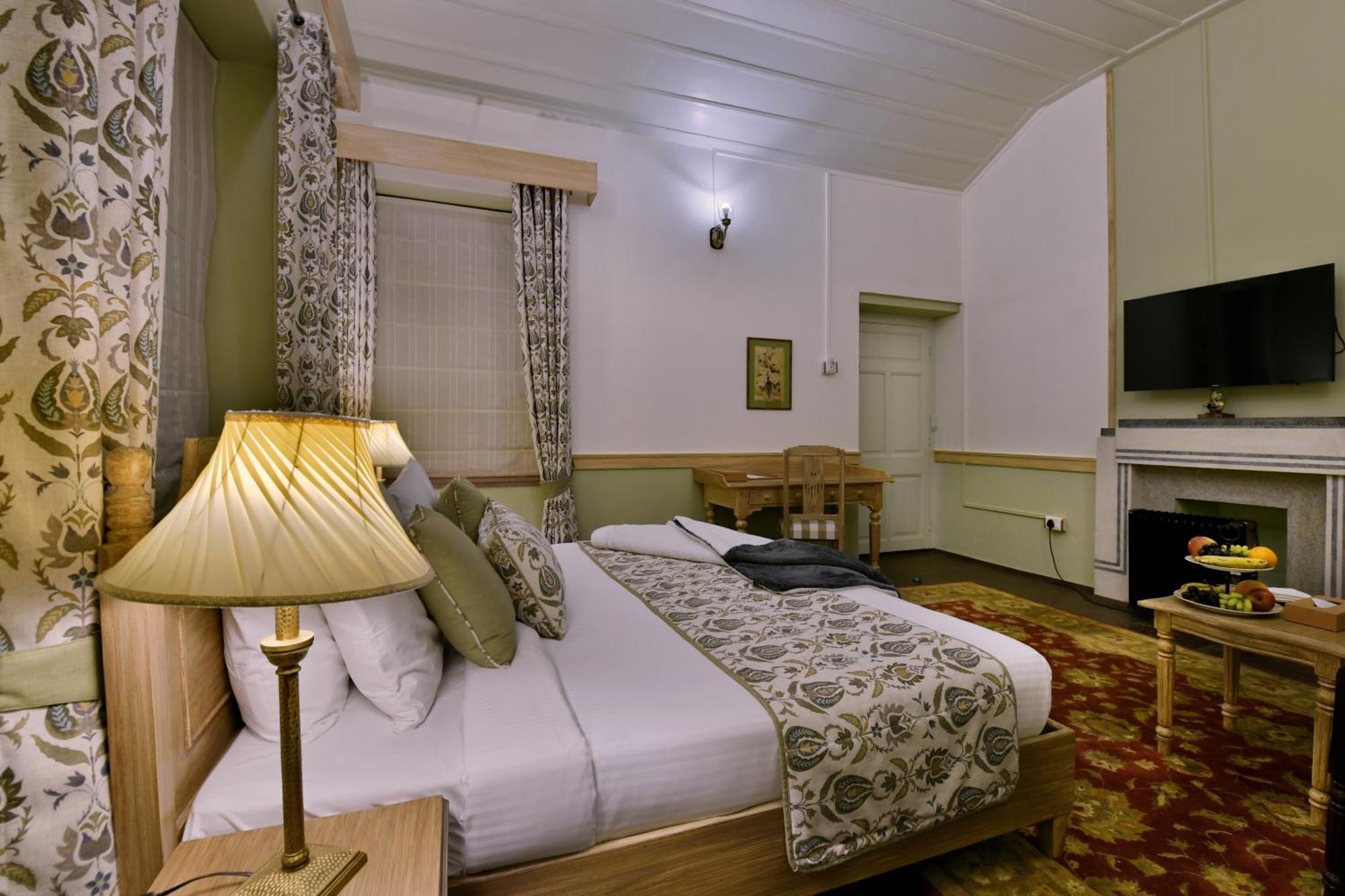 Brij Villa, - A Colonial Luxury Retreat 5*
