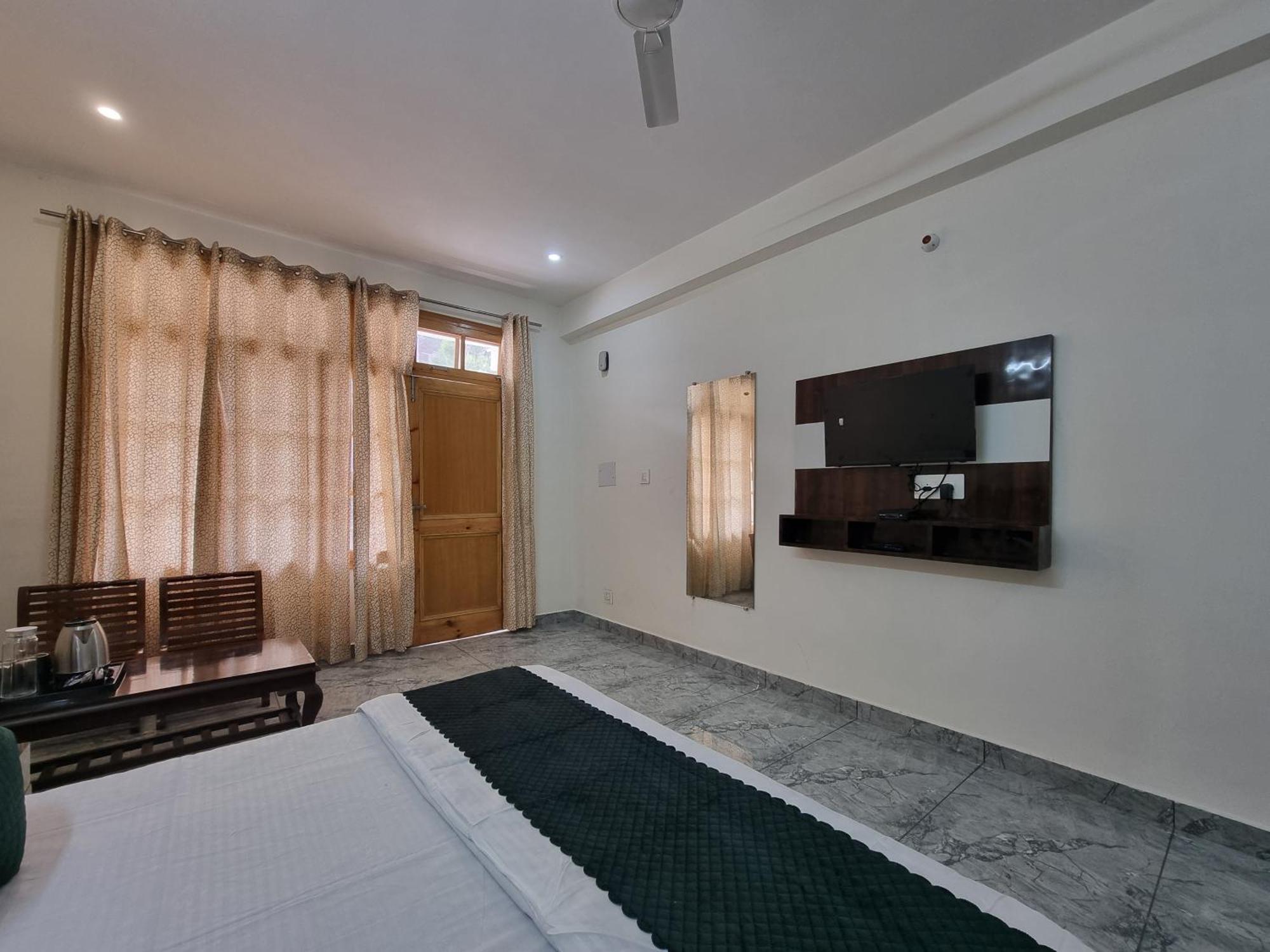Baikunth Homes Homestay *