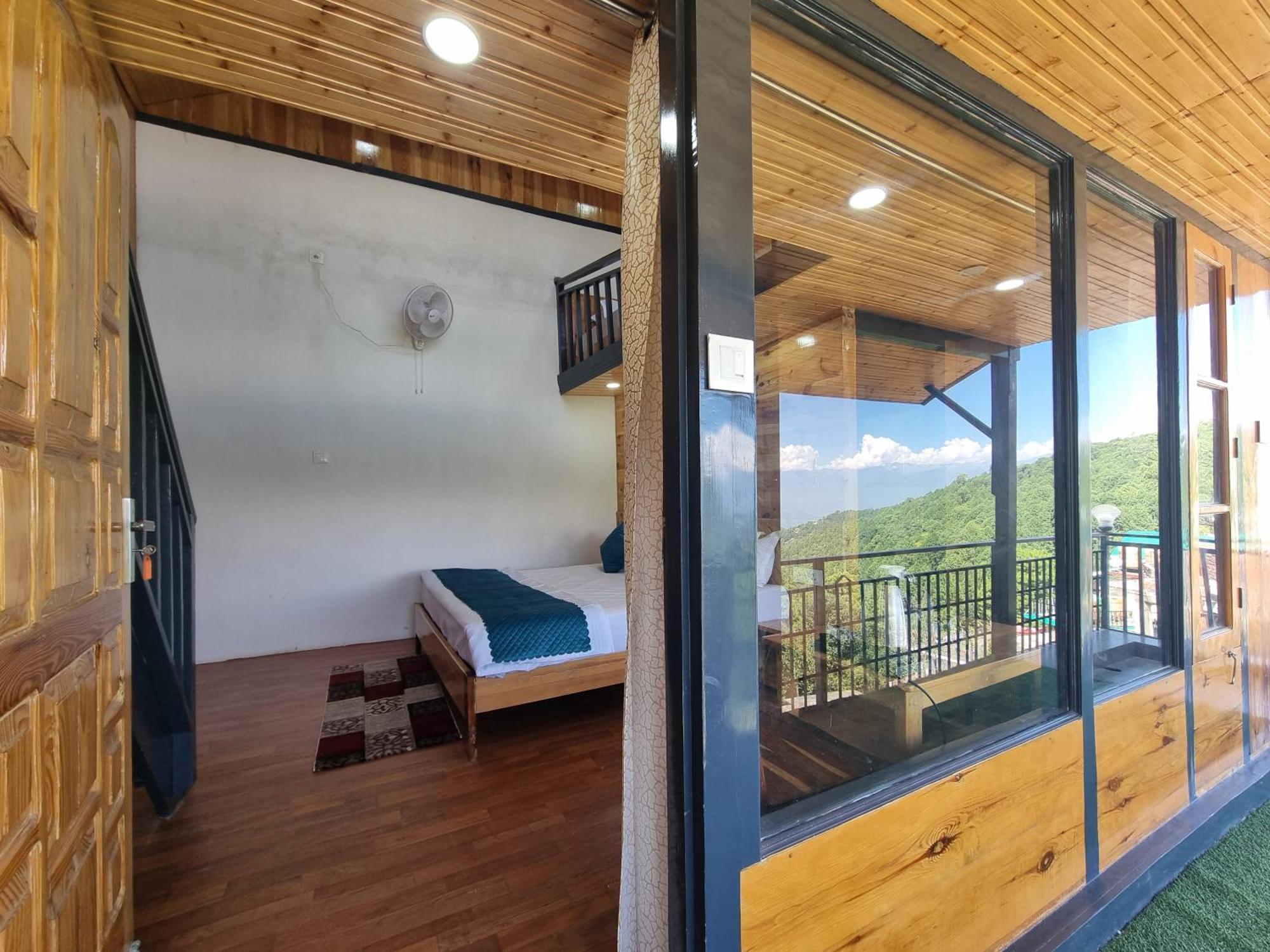 Homestay Baikunth Homes *