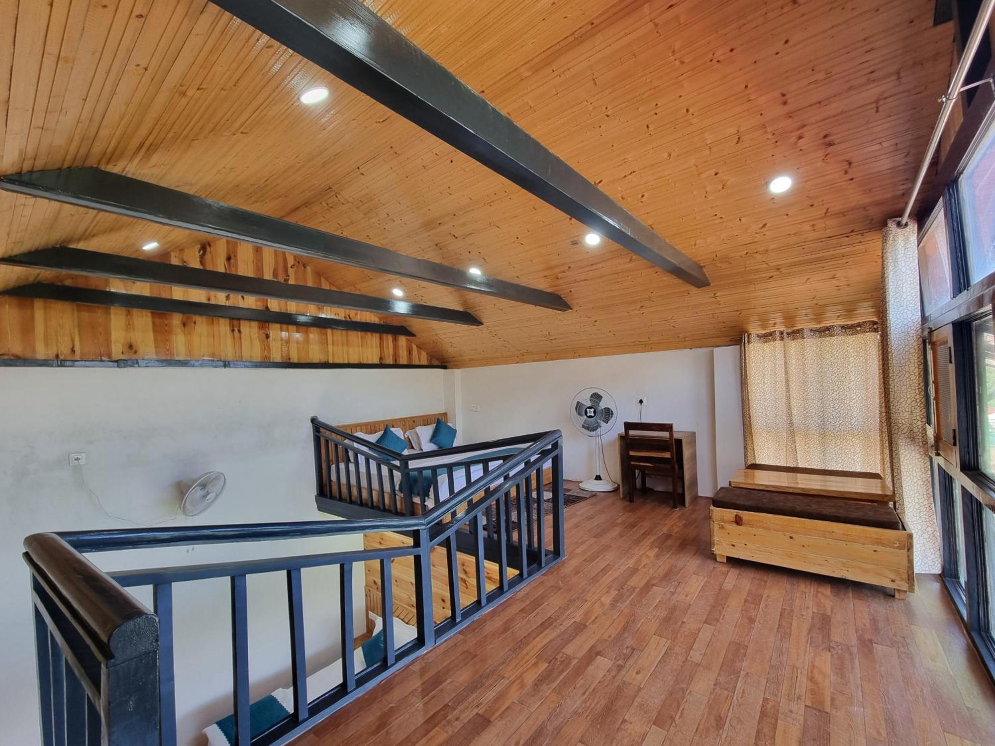 Homestay Baikunth Homes