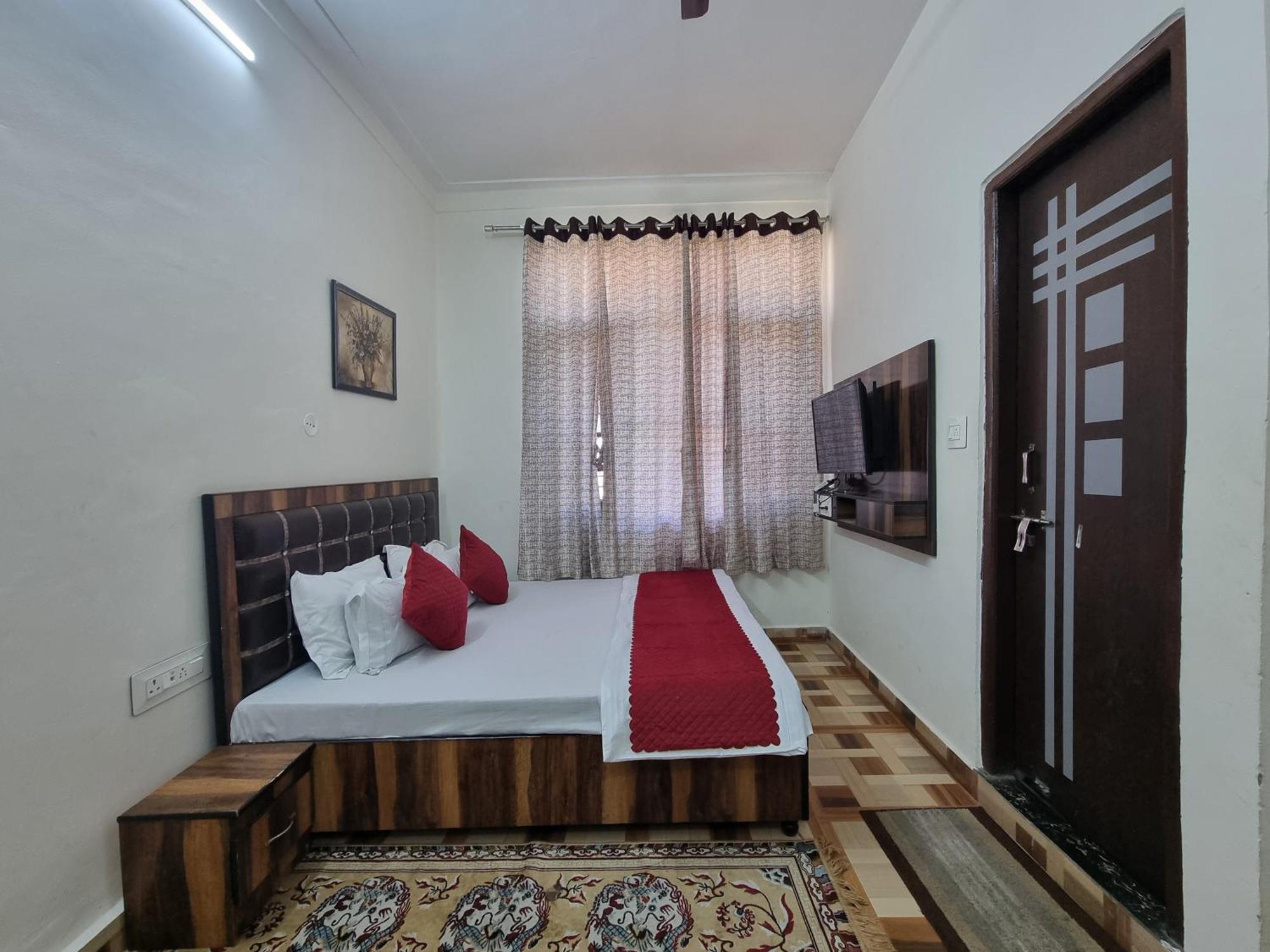 Homestay Baikunth Homes *