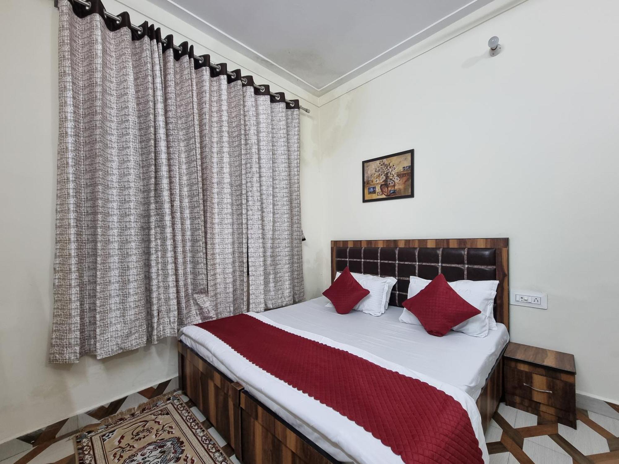 Homestay Baikunth Homes *