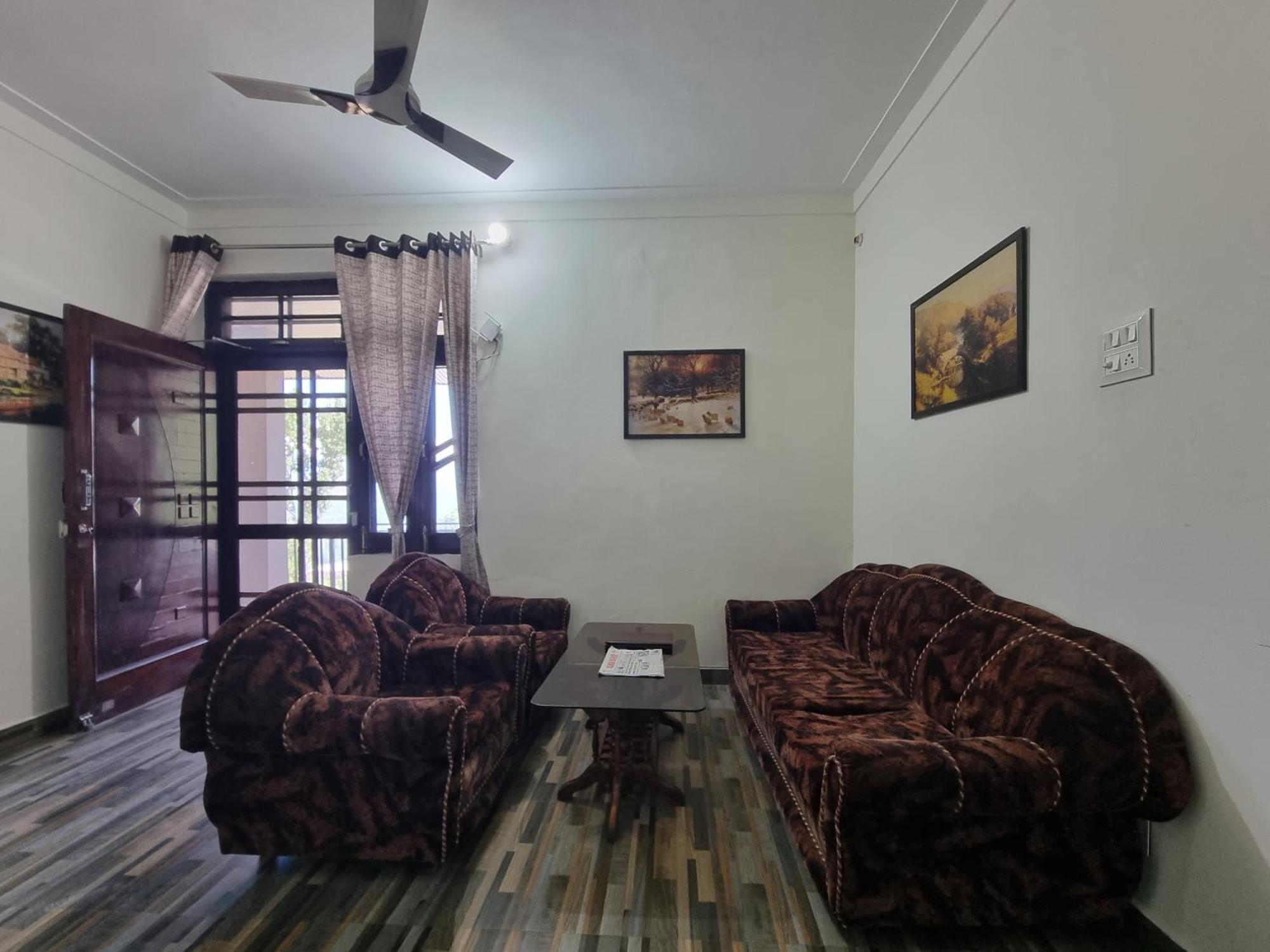 Homestay Baikunth Homes Dalhousie