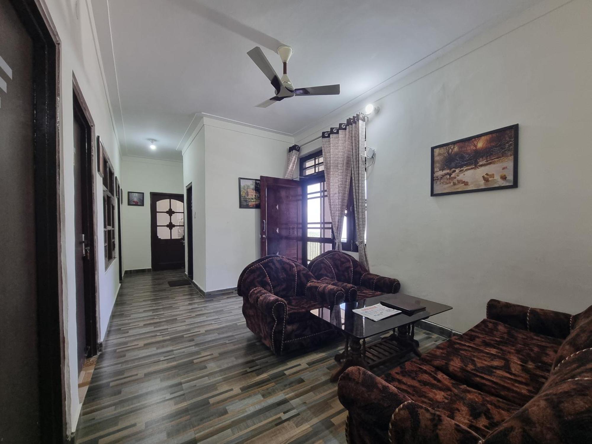 Homestay Baikunth Homes
