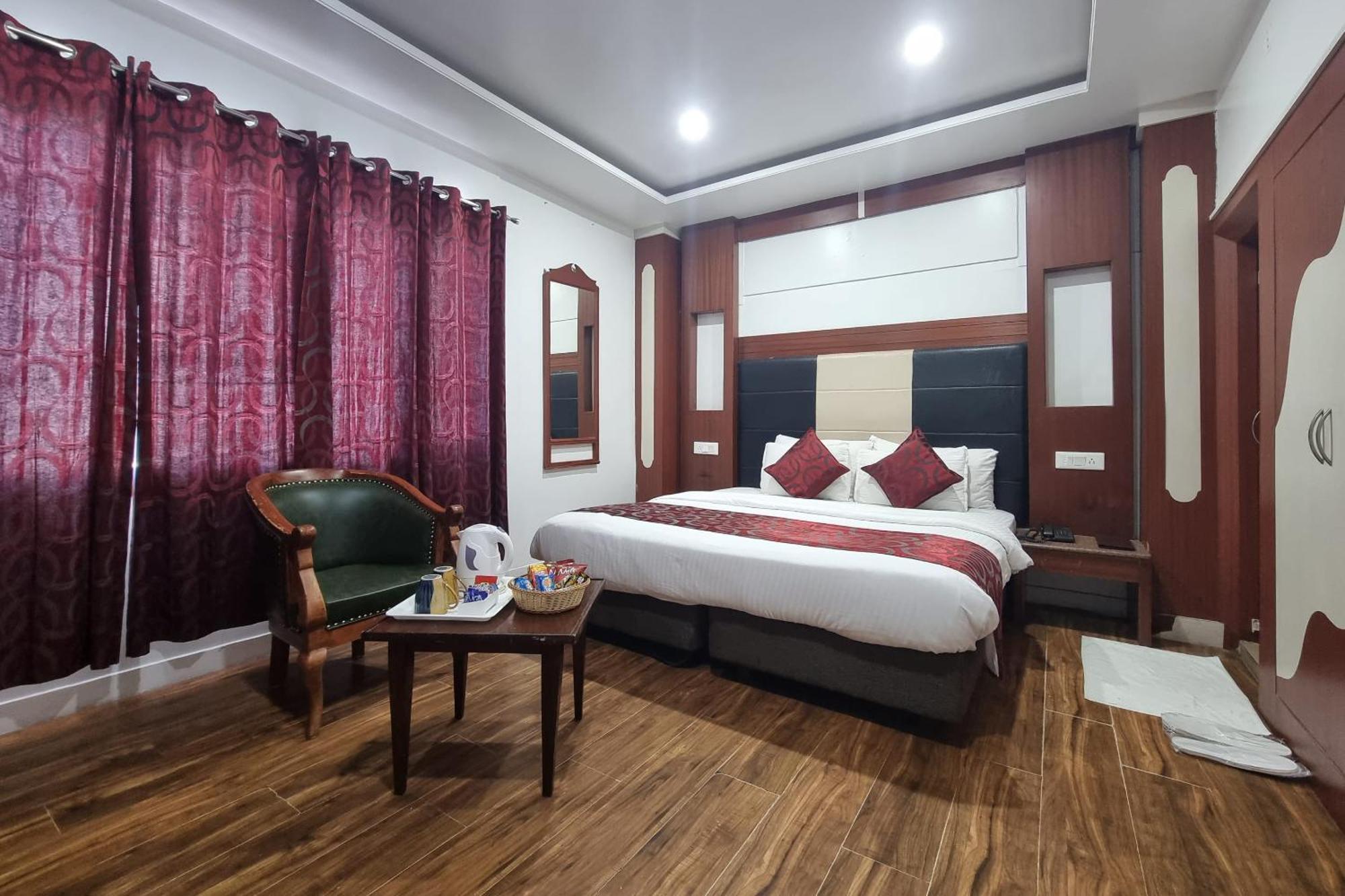 Alps Hotel Dalhousie