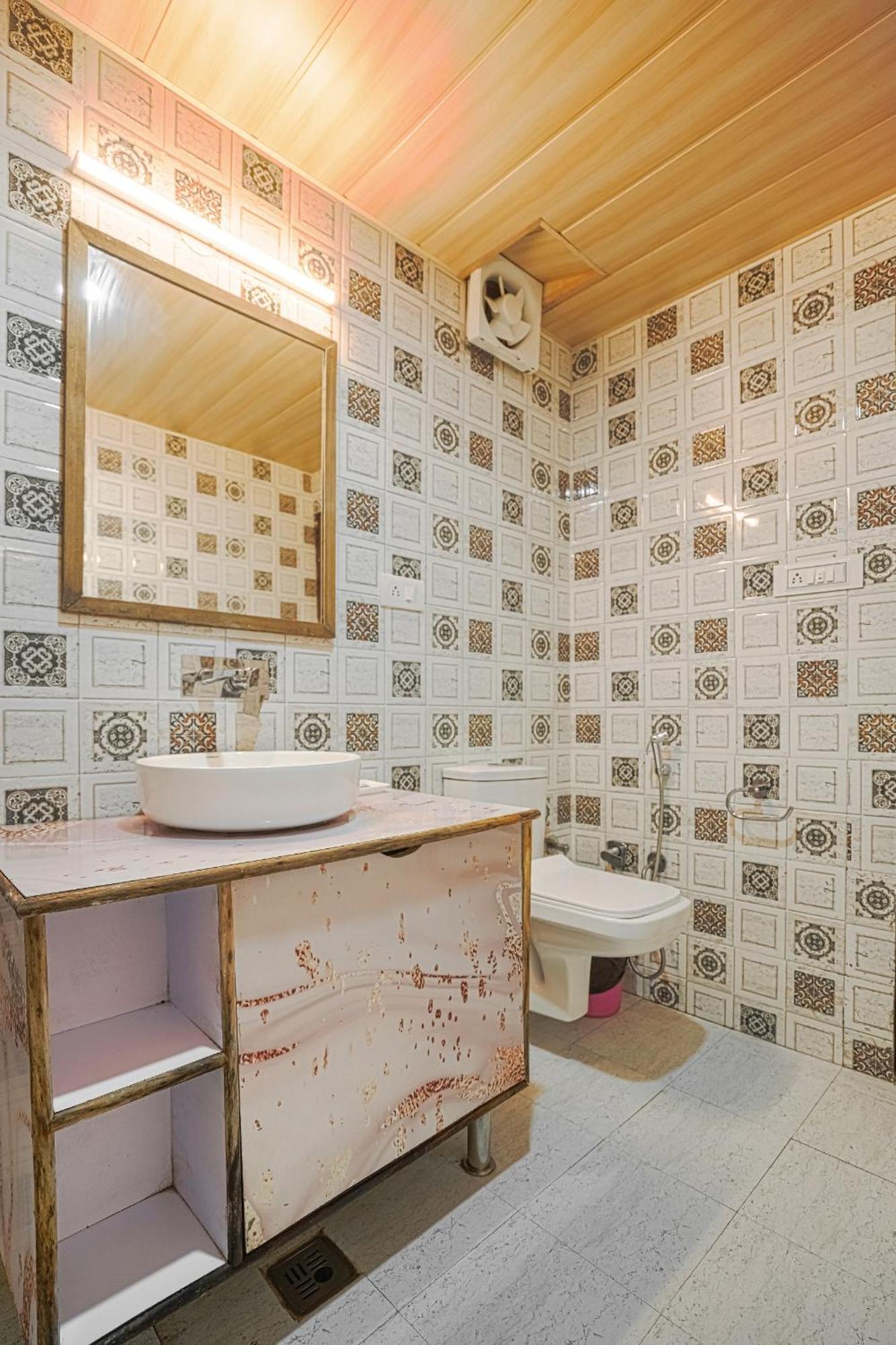 Hotel Pax Ark 150 Meters From Mall Road Dalhousie