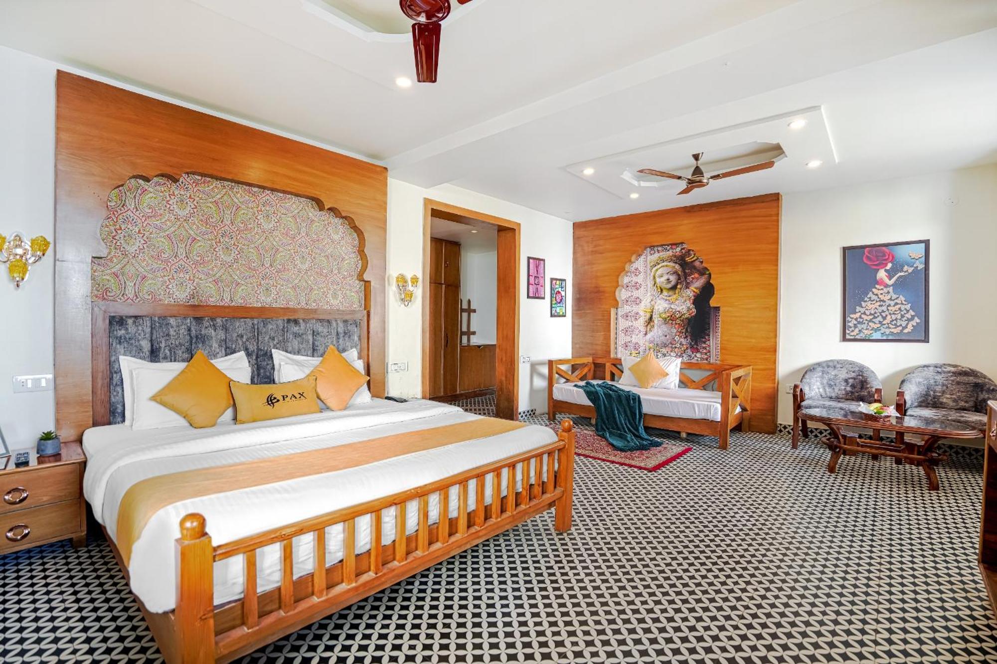Pax Ark 150 Meters From Mall Road 3*