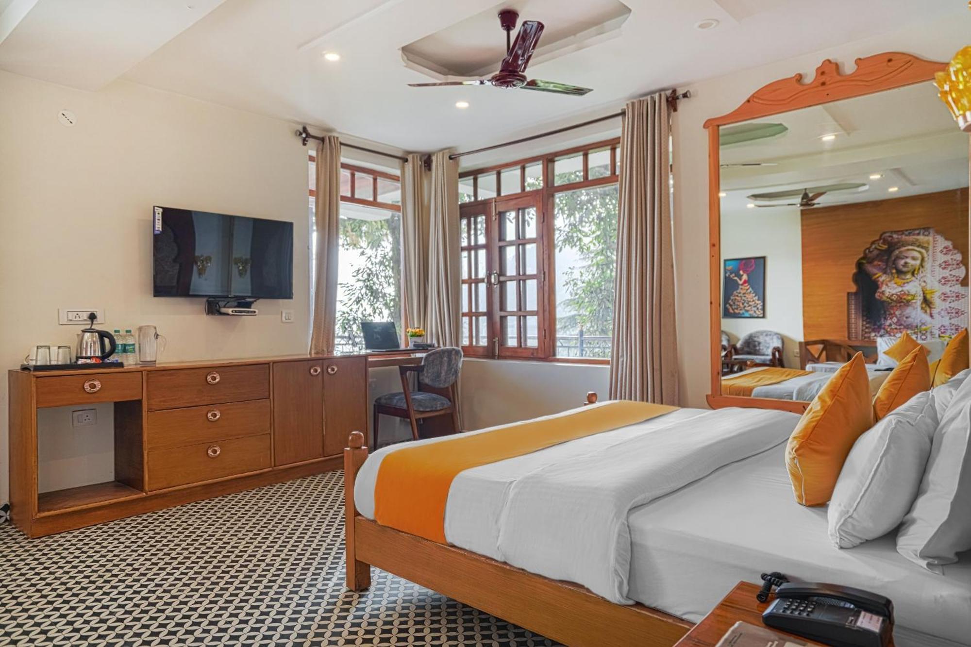 Pax Ark 150 Meters From Mall Road Hotel Dalhousie