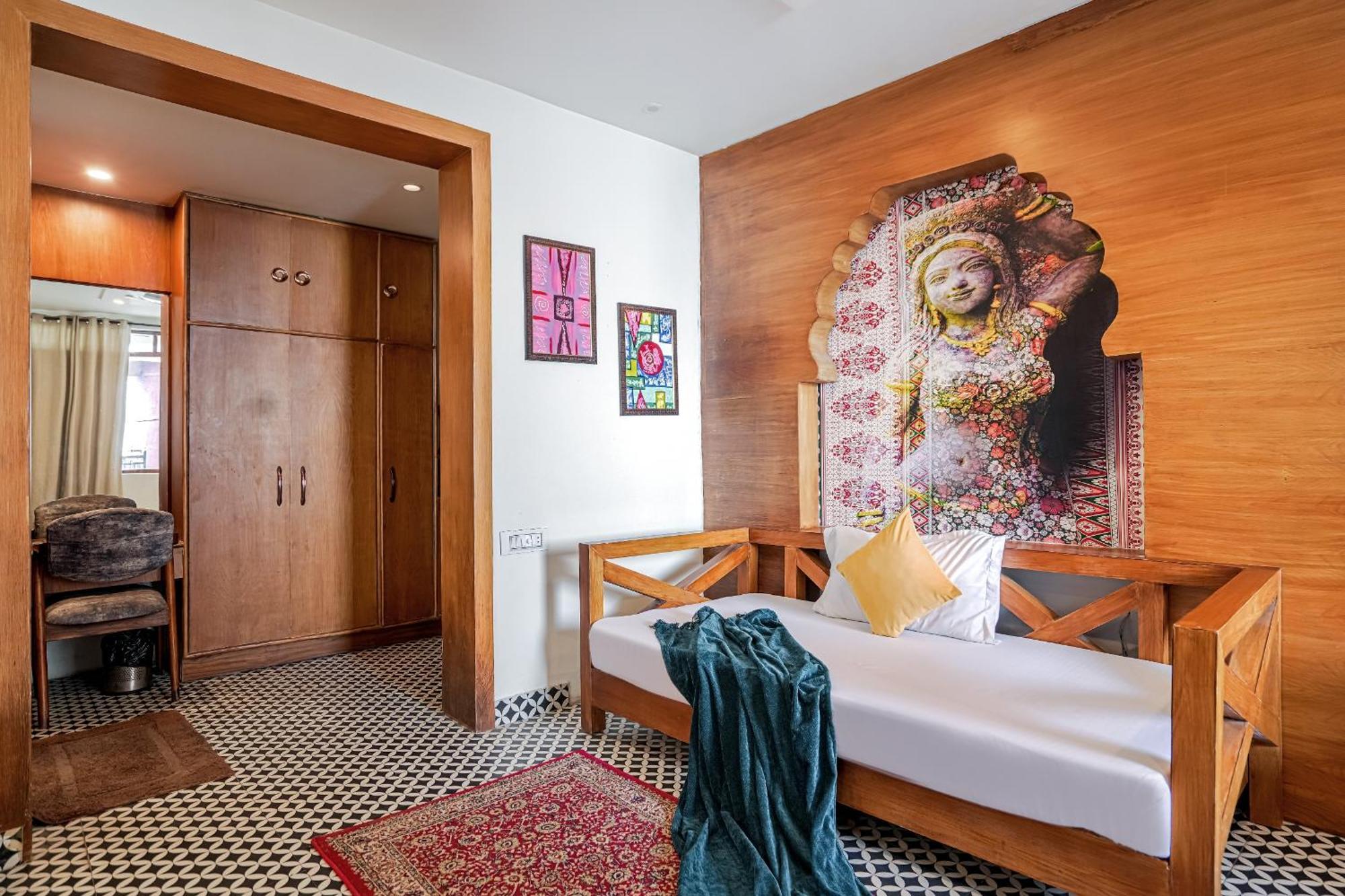Pax Ark 150 Meters From Mall Road 3*