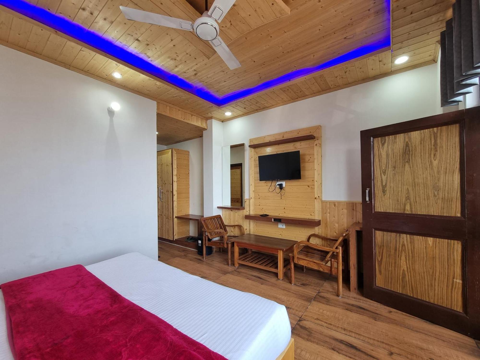 Grand Kailash Khajjiar *