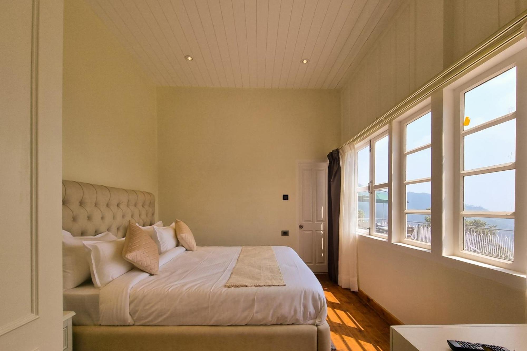 Crags Hotel 3*