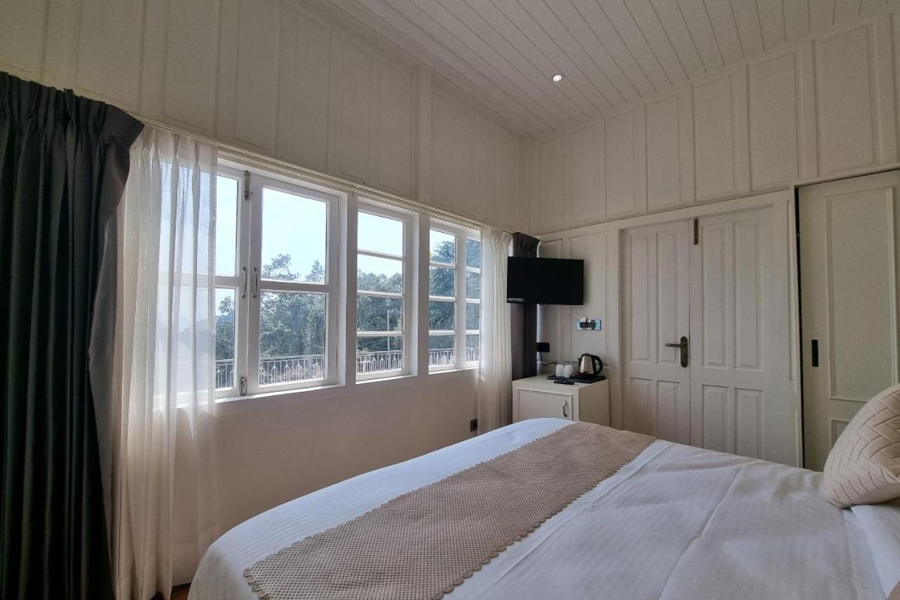 Crags Hotel