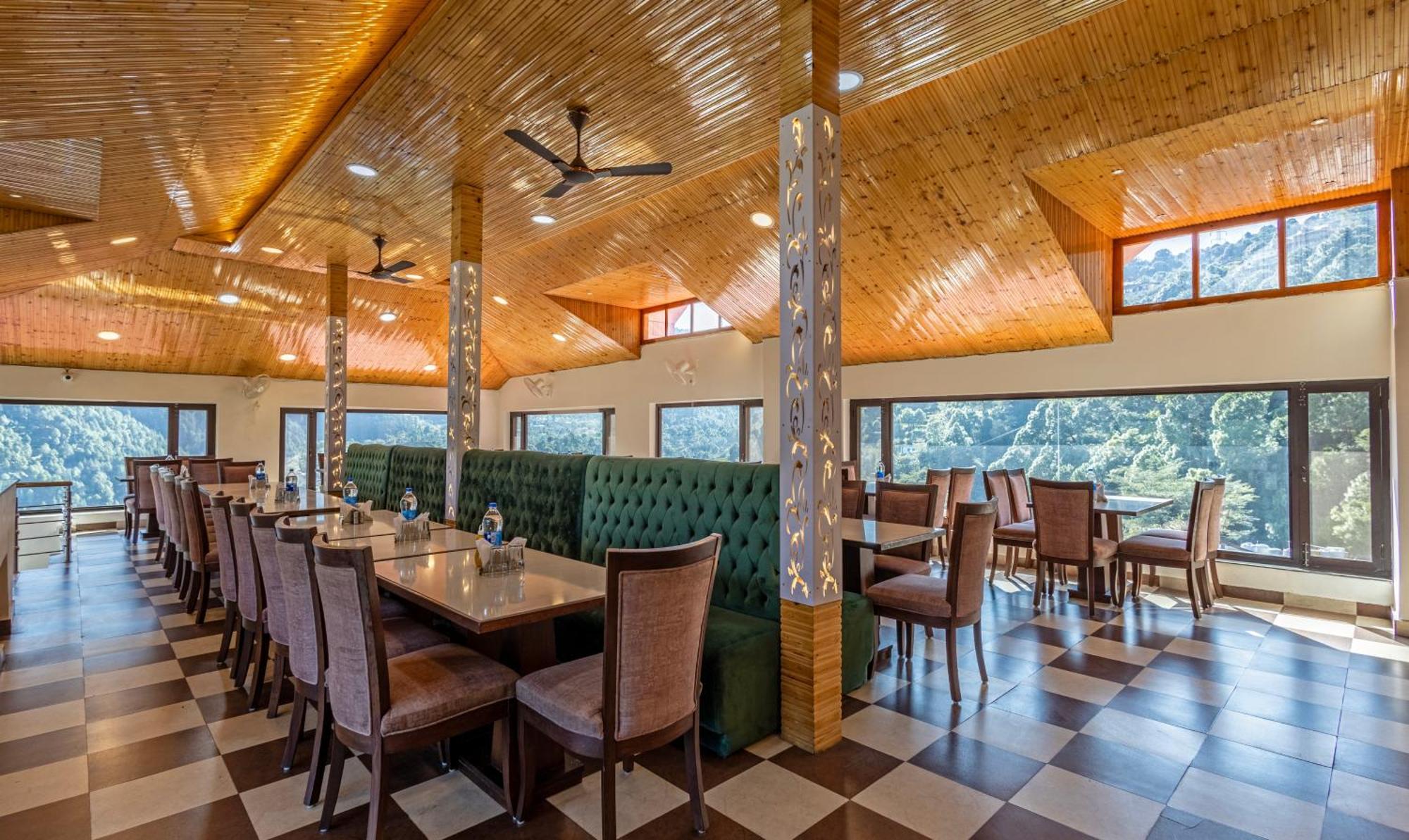 Hotel Treebo Anjukul 3*
