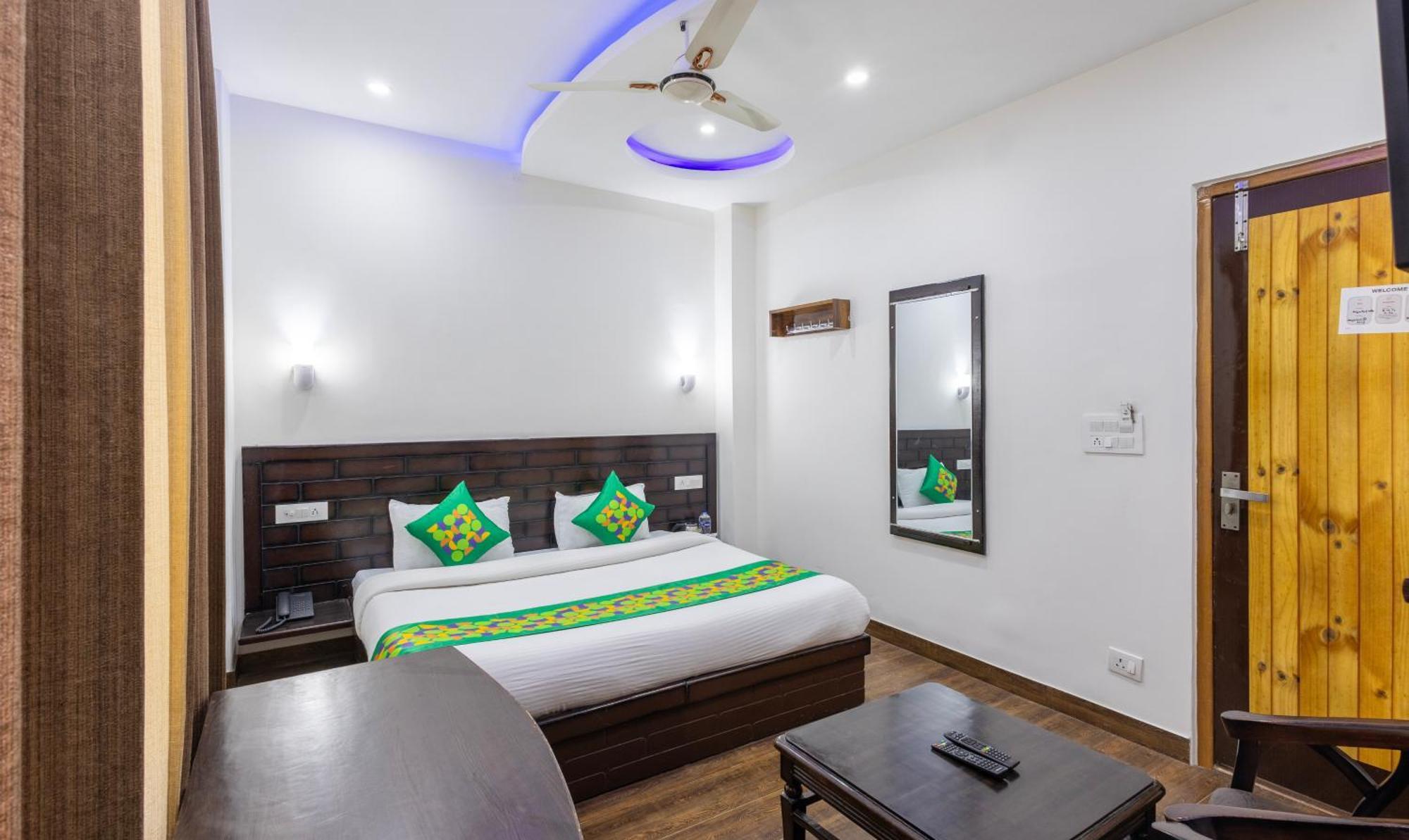 Treebo Anjukul Hotel 3*
