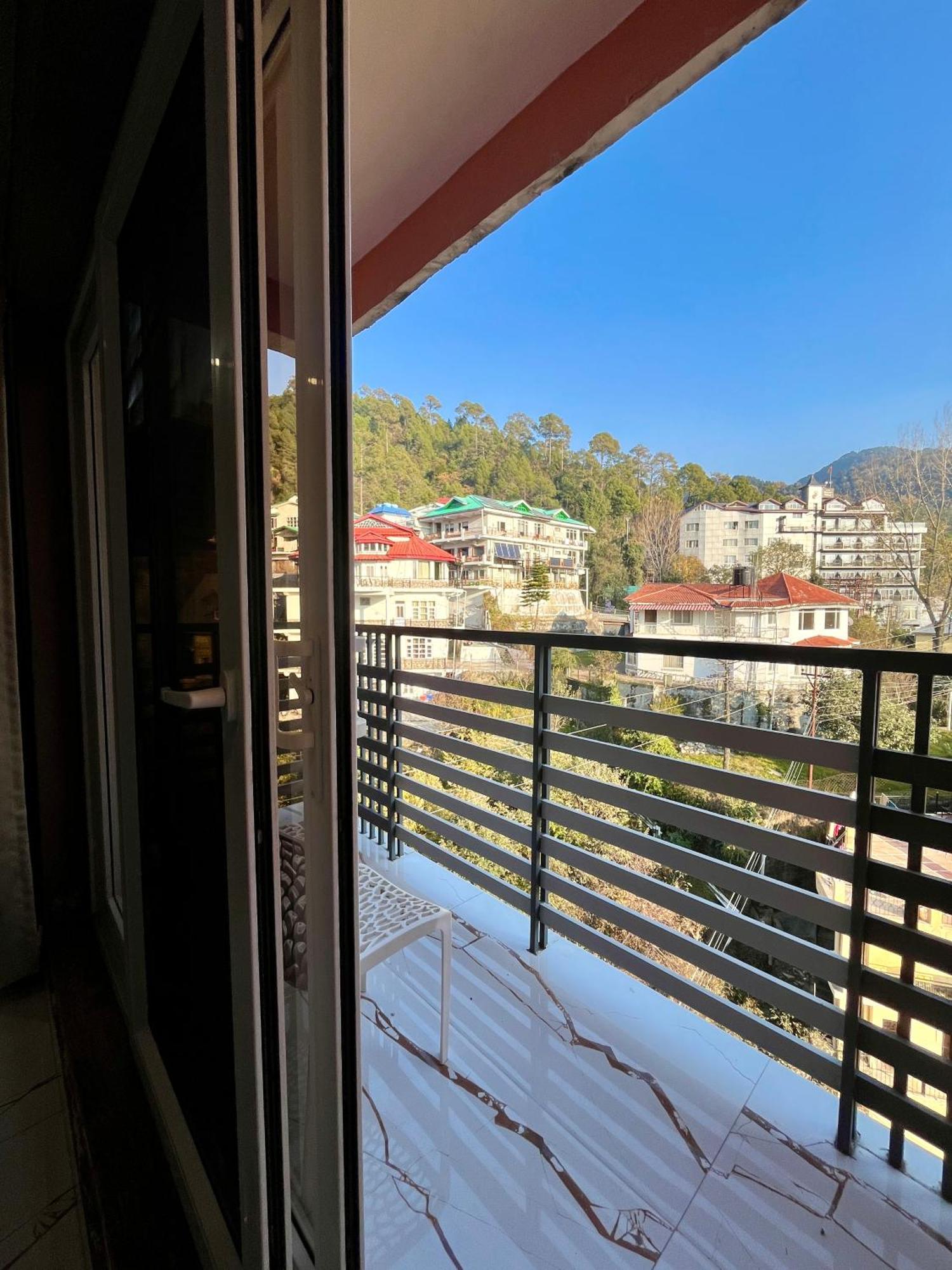 Viva La Vida 3* Dalhousie