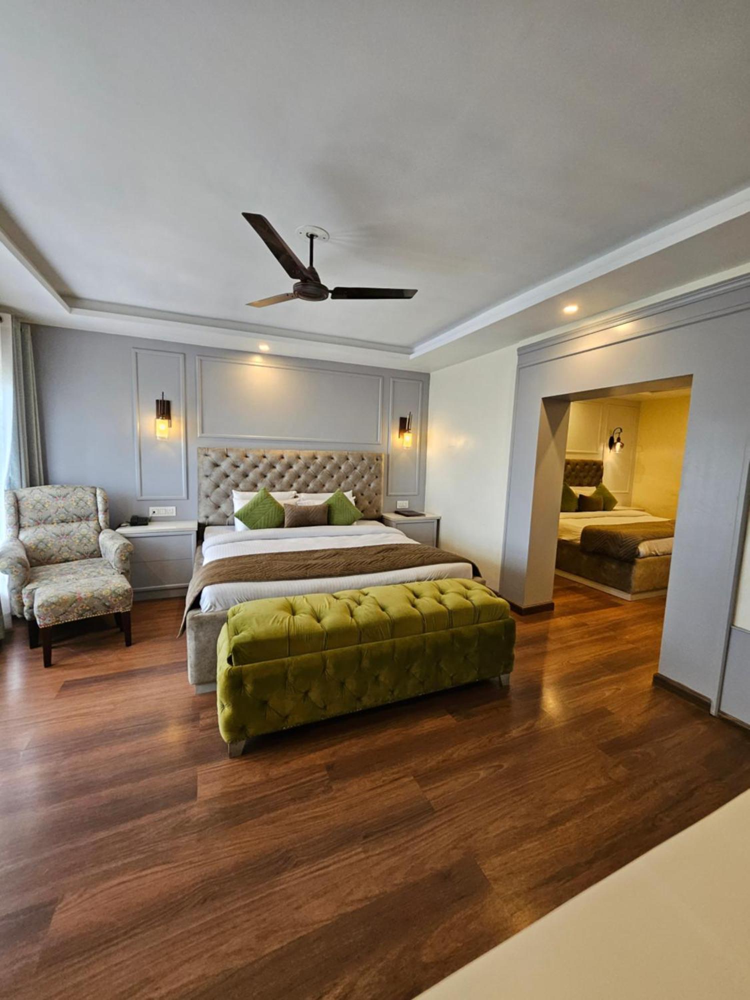 Mongas & Hotel
