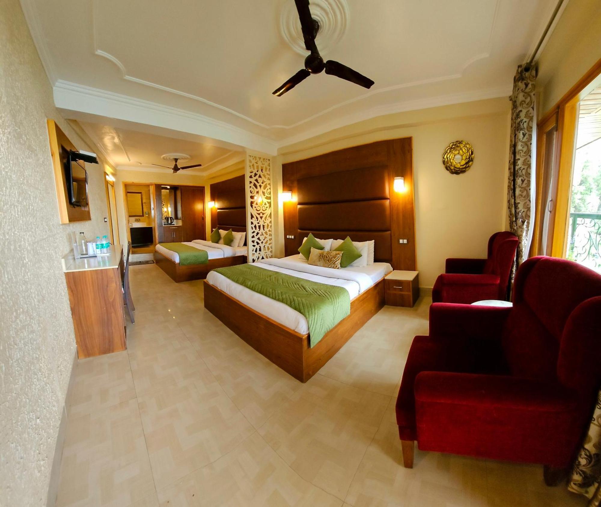 Hotel Mongas &