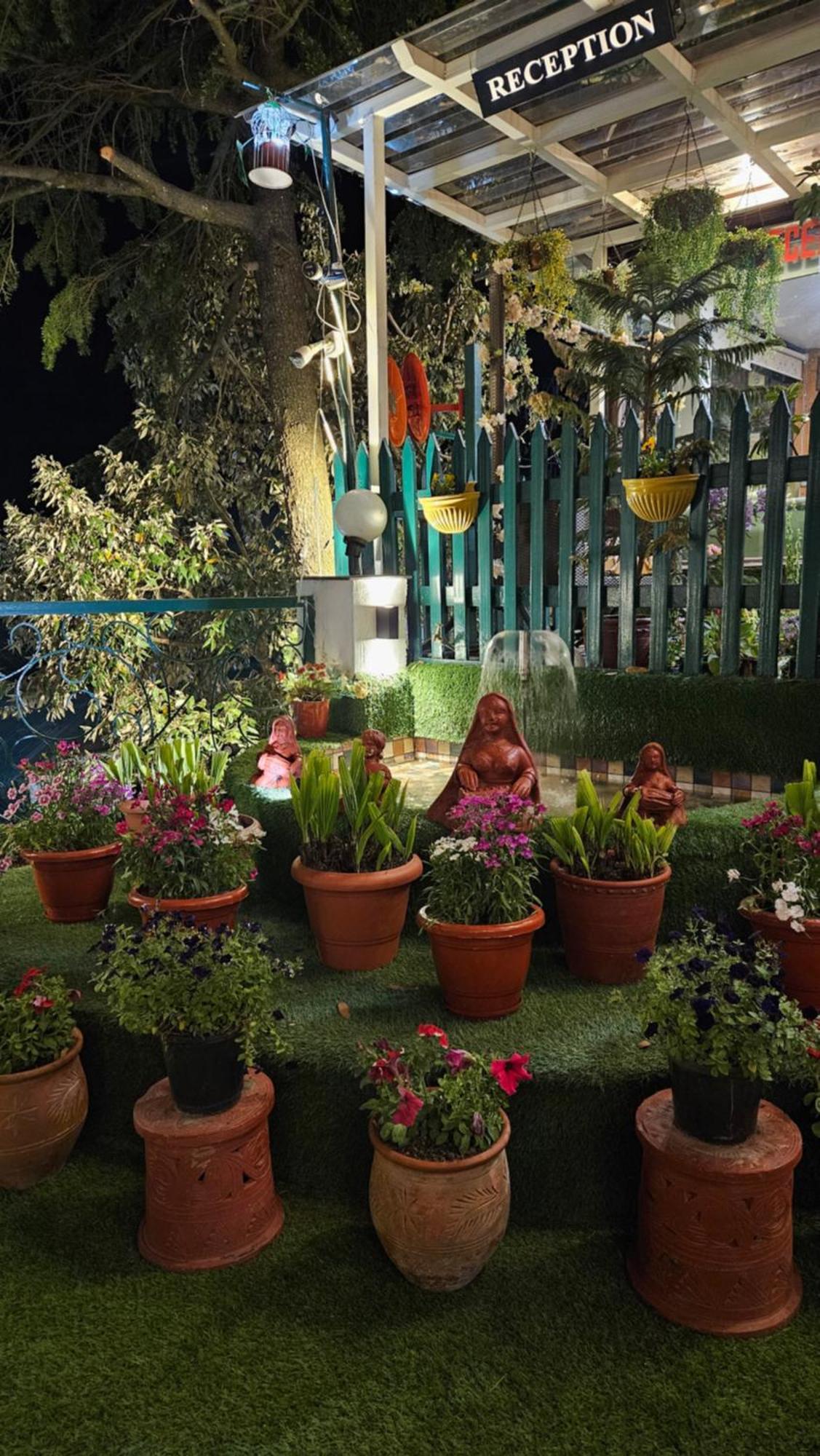 Mongas & Hotel Dalhousie