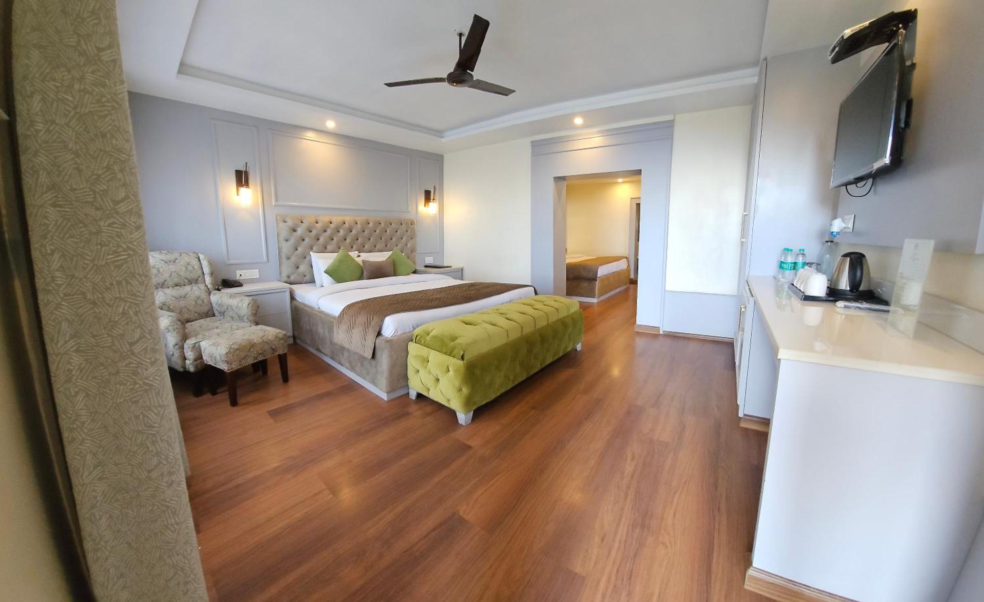Hotel Mongas & Dalhousie