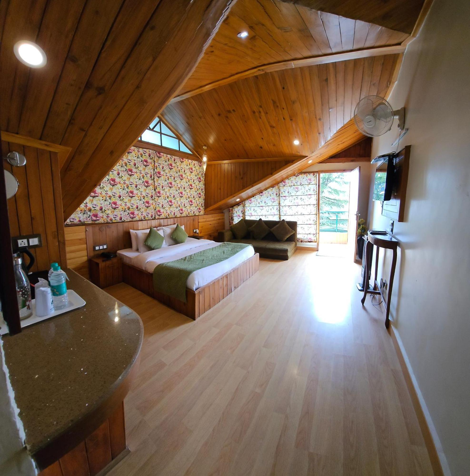 Mongas & Hotel 4*