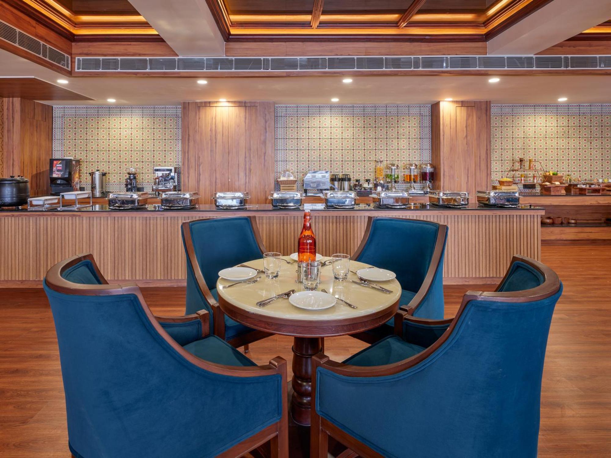 Hotel Regenta Place At Mall Road