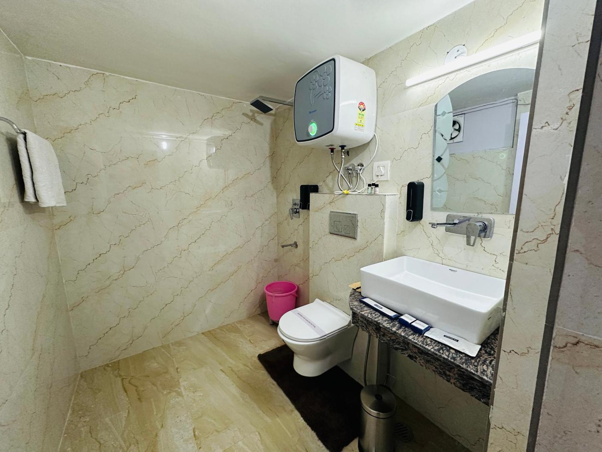 The Nest Mountain King In #hot And Cold Ac Hotel 3*