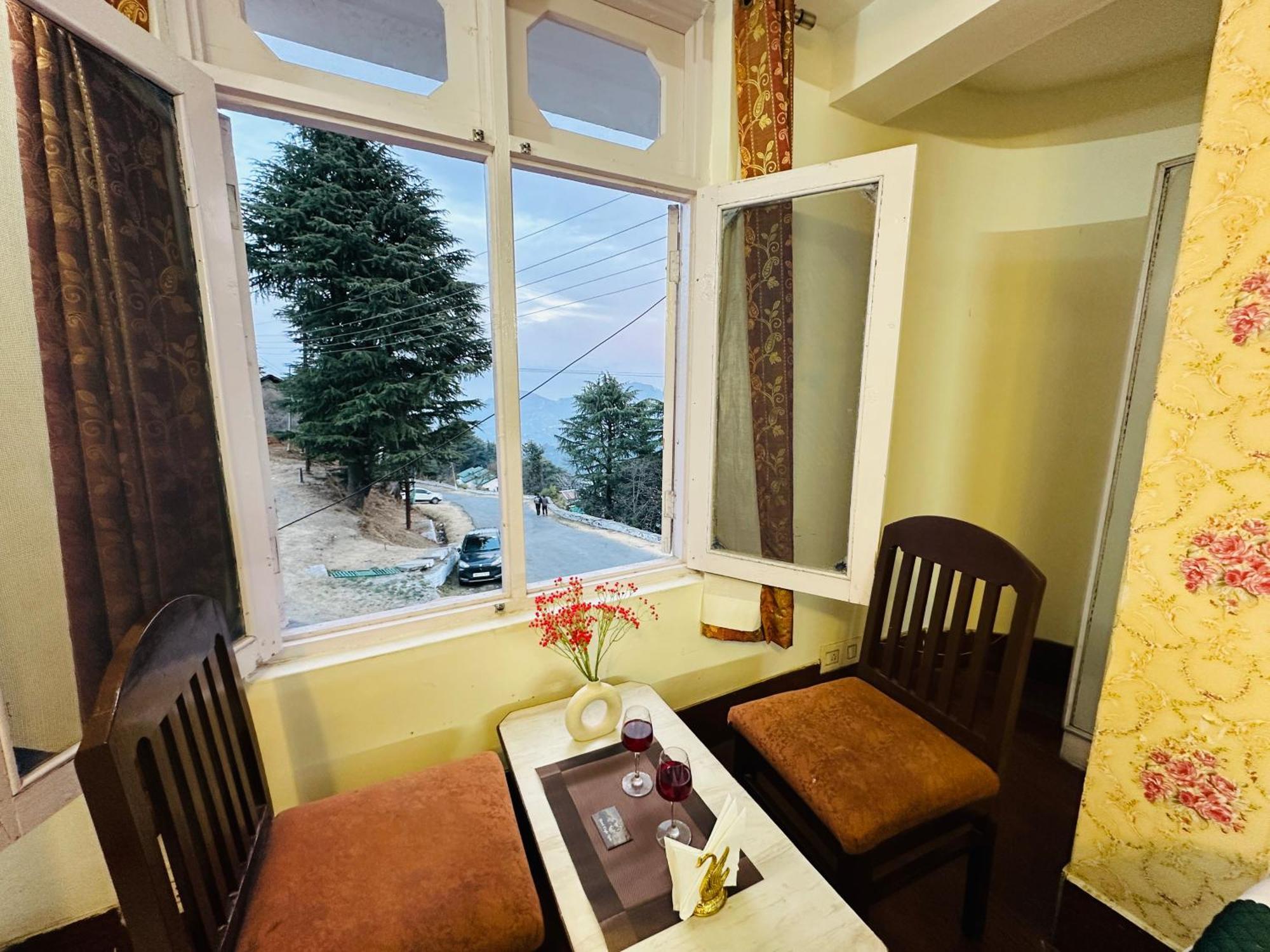 Hotel The Nest Mountain King In #hot And Cold Ac