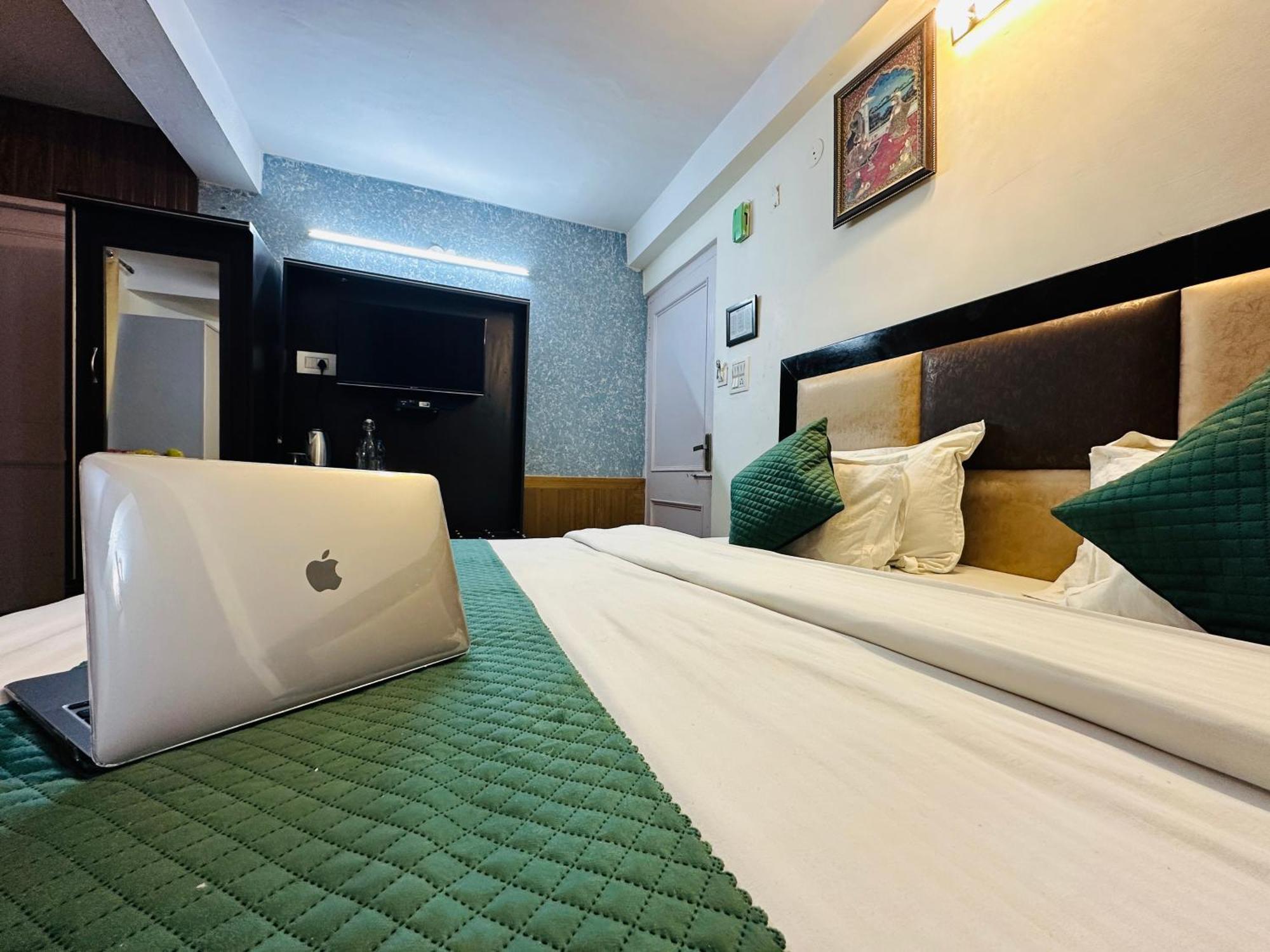The Nest Mountain King In #hot And Cold Ac Hotel