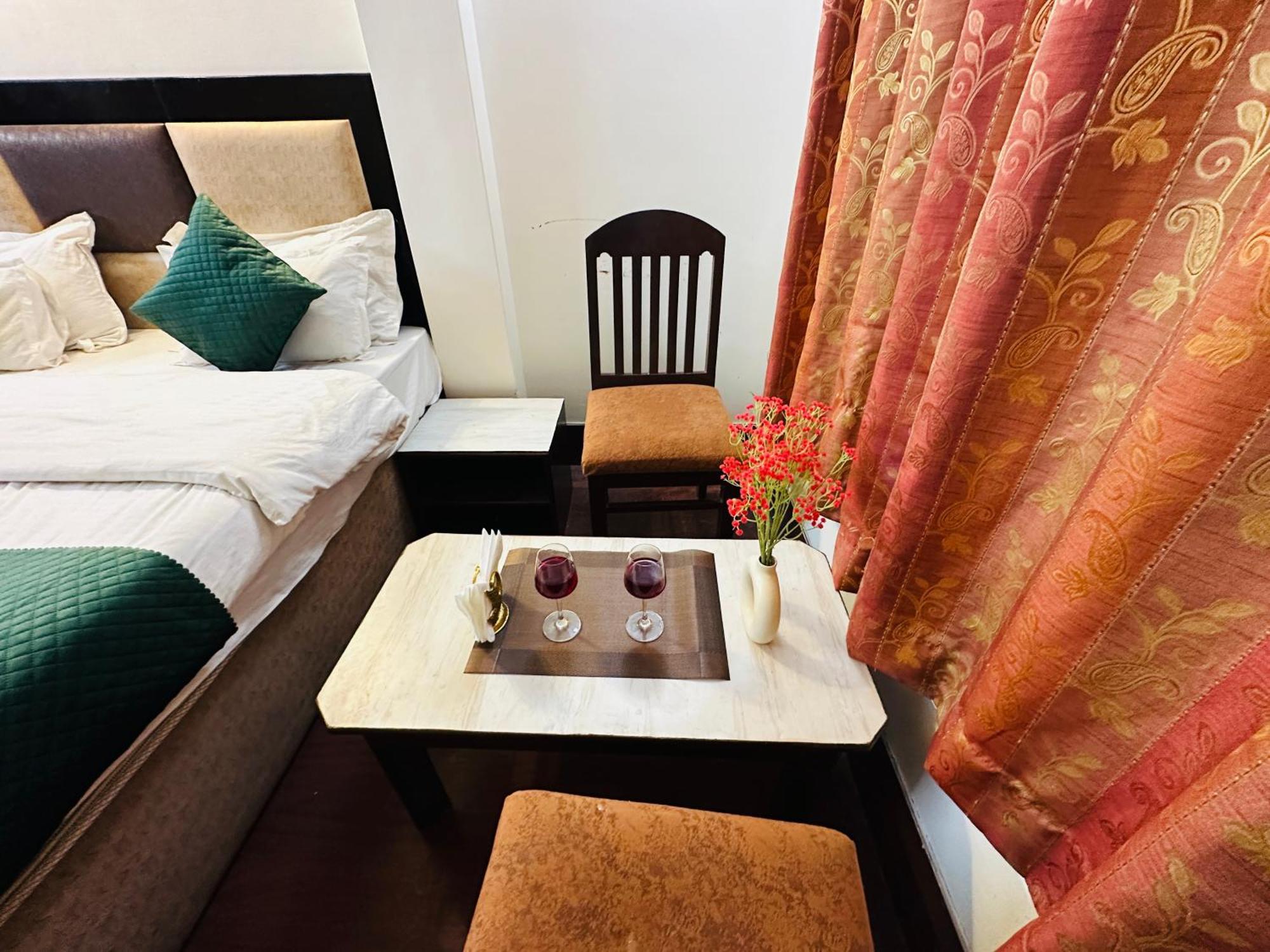 The Nest Mountain King In #hot And Cold Ac Hotel 3*