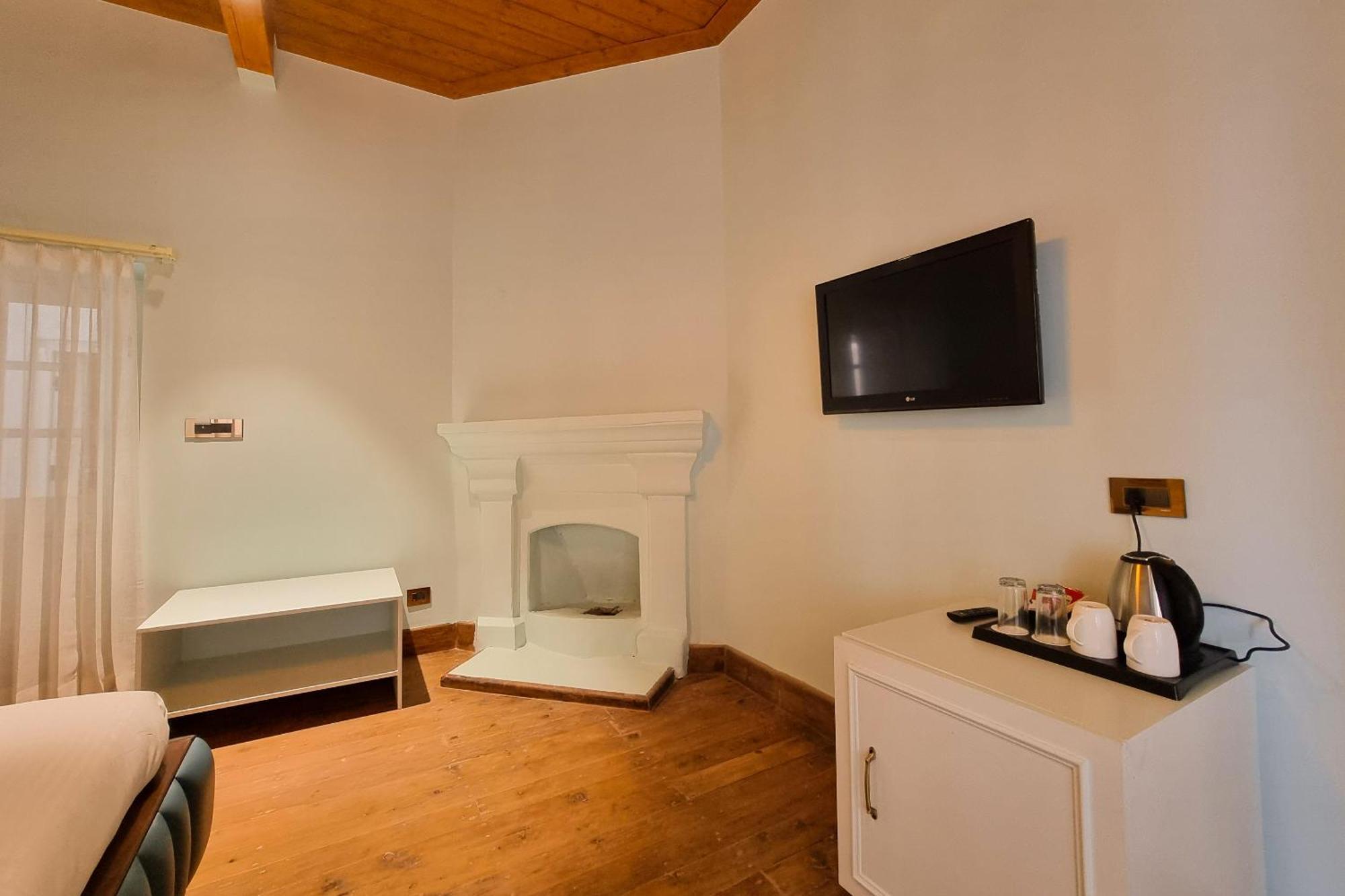 Crags Hotel 3*