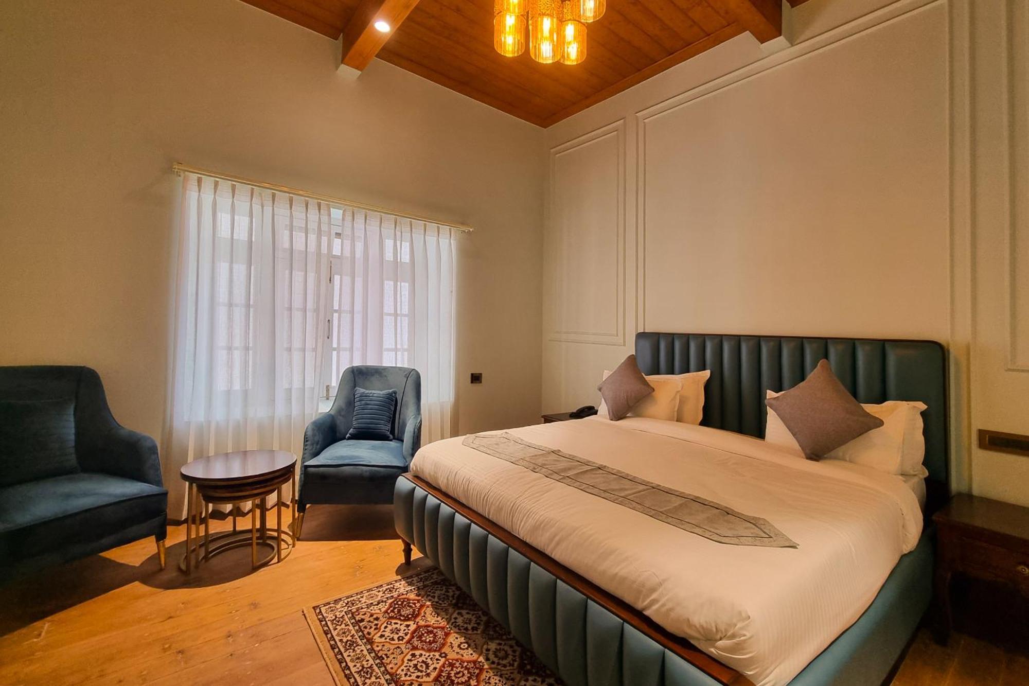 Crags Hotel 3*