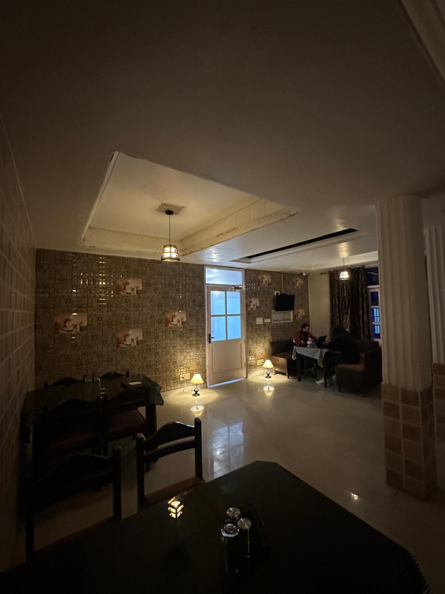 Hotel The Nest Mountain King In #hot And Cold Ac