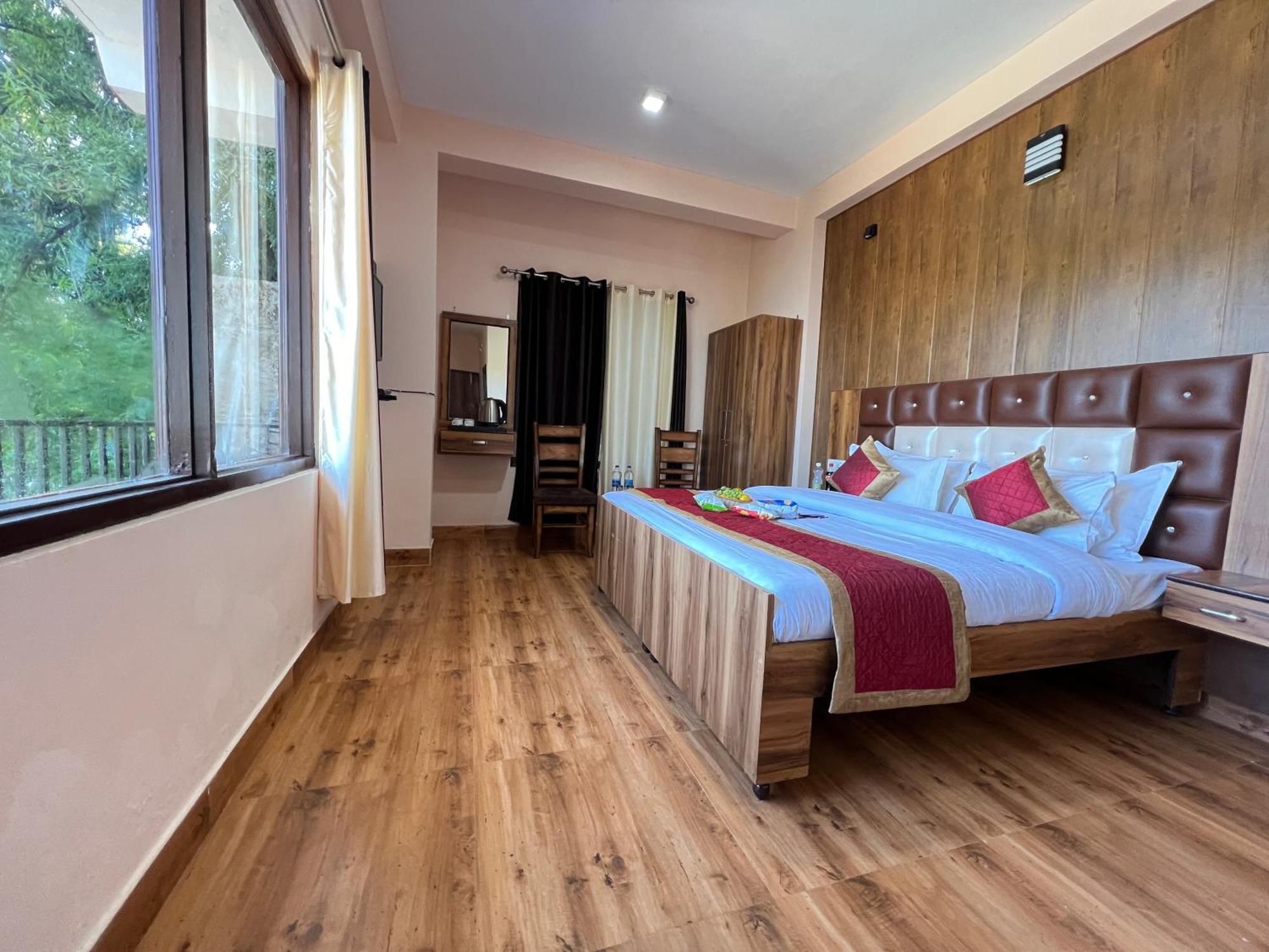 Canadian Hotel 3*