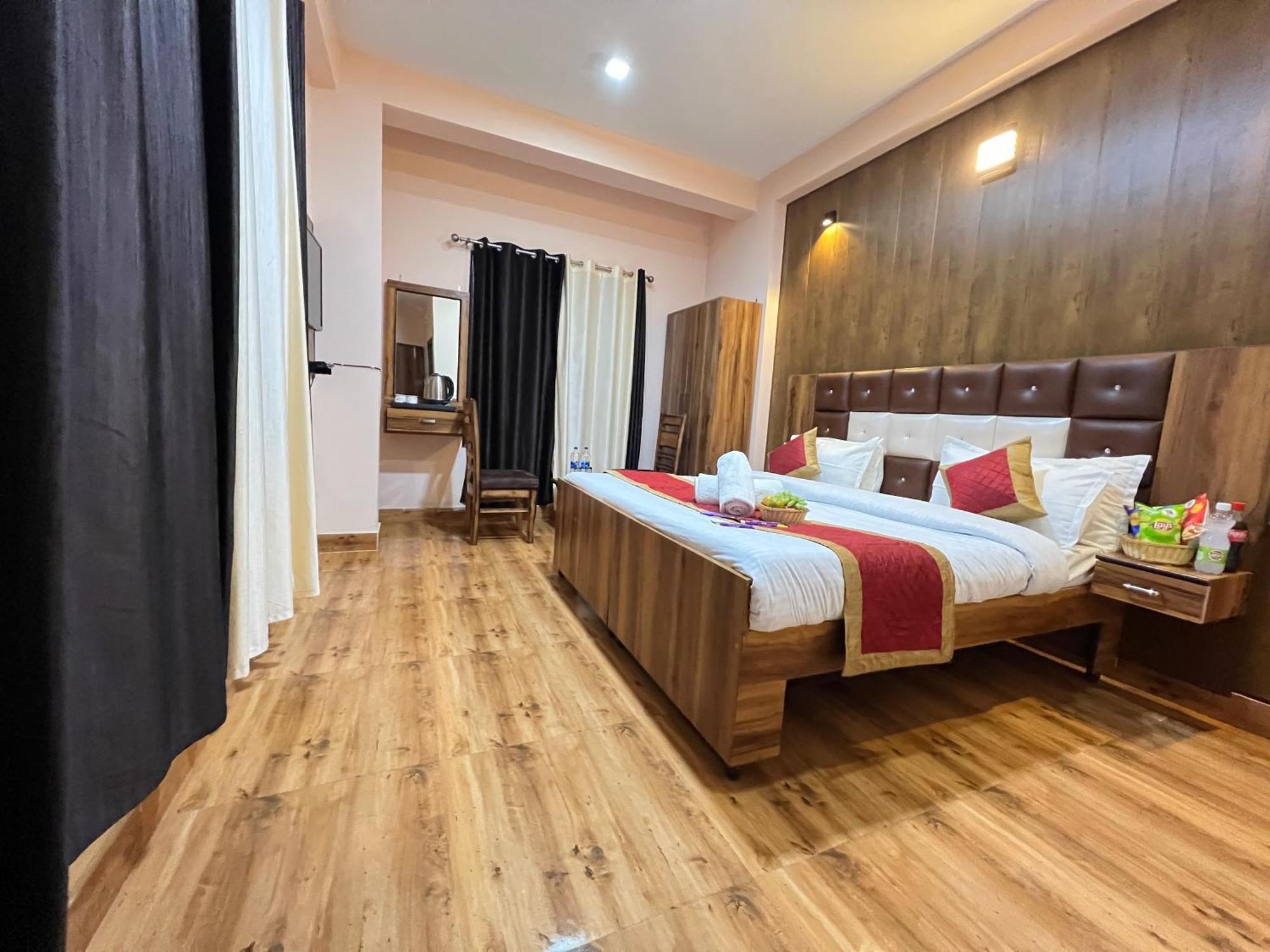 Hotel Canadian 3*