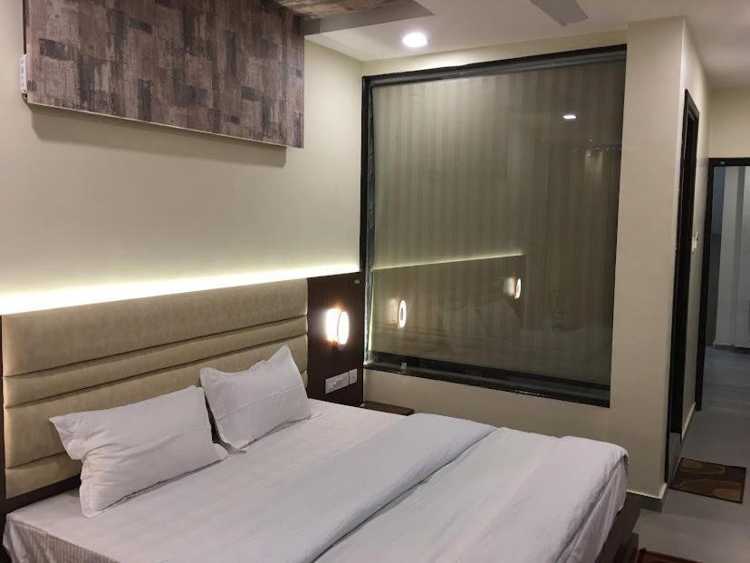 The White Orchid Hotel 3*