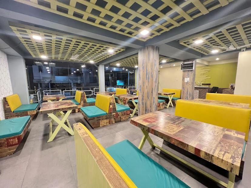 Hotel The White Orchid 3*