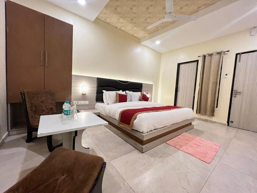 The White Orchid Hotel