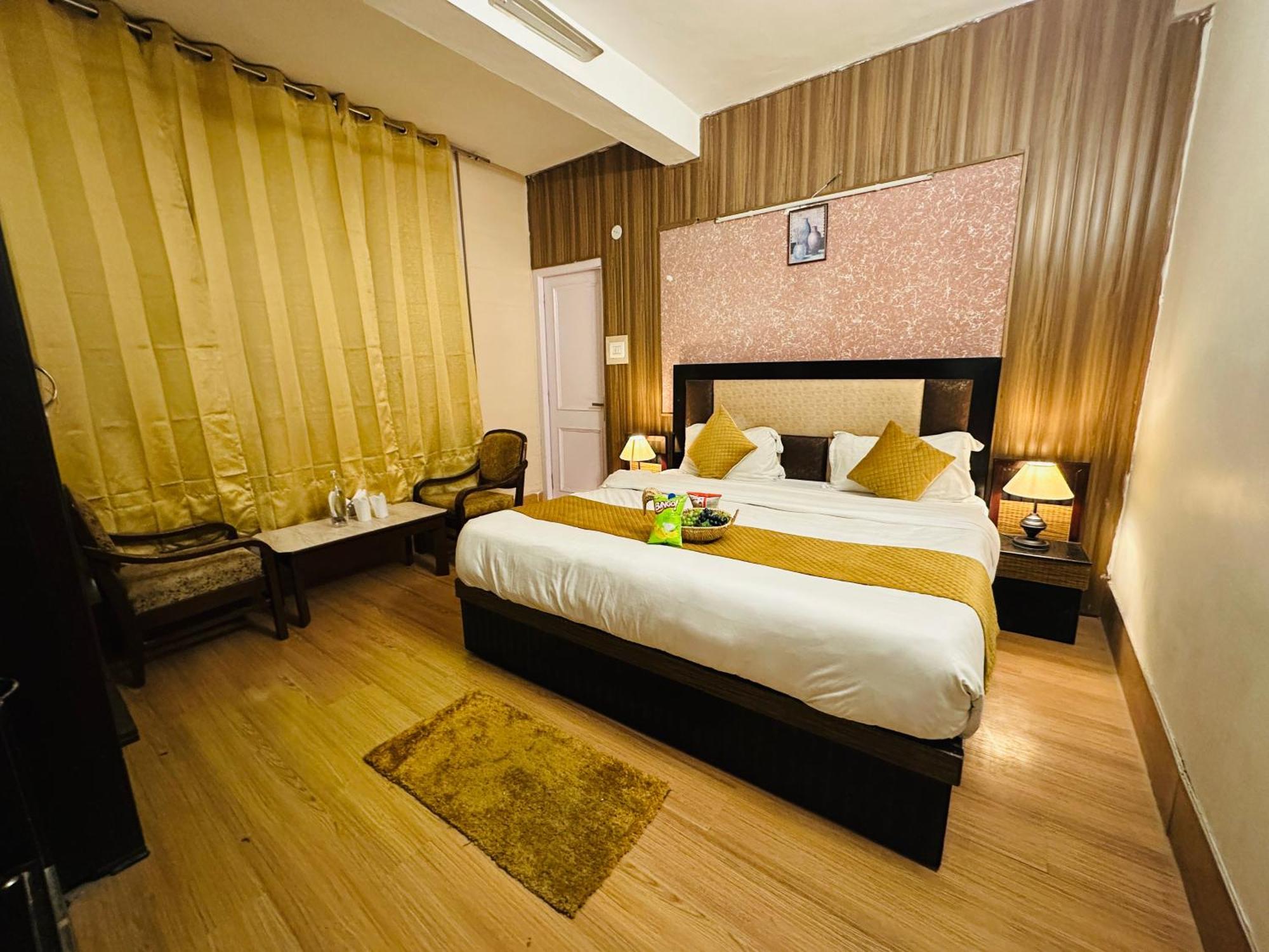 Eagle Nest Heated Hotel Dalhousie