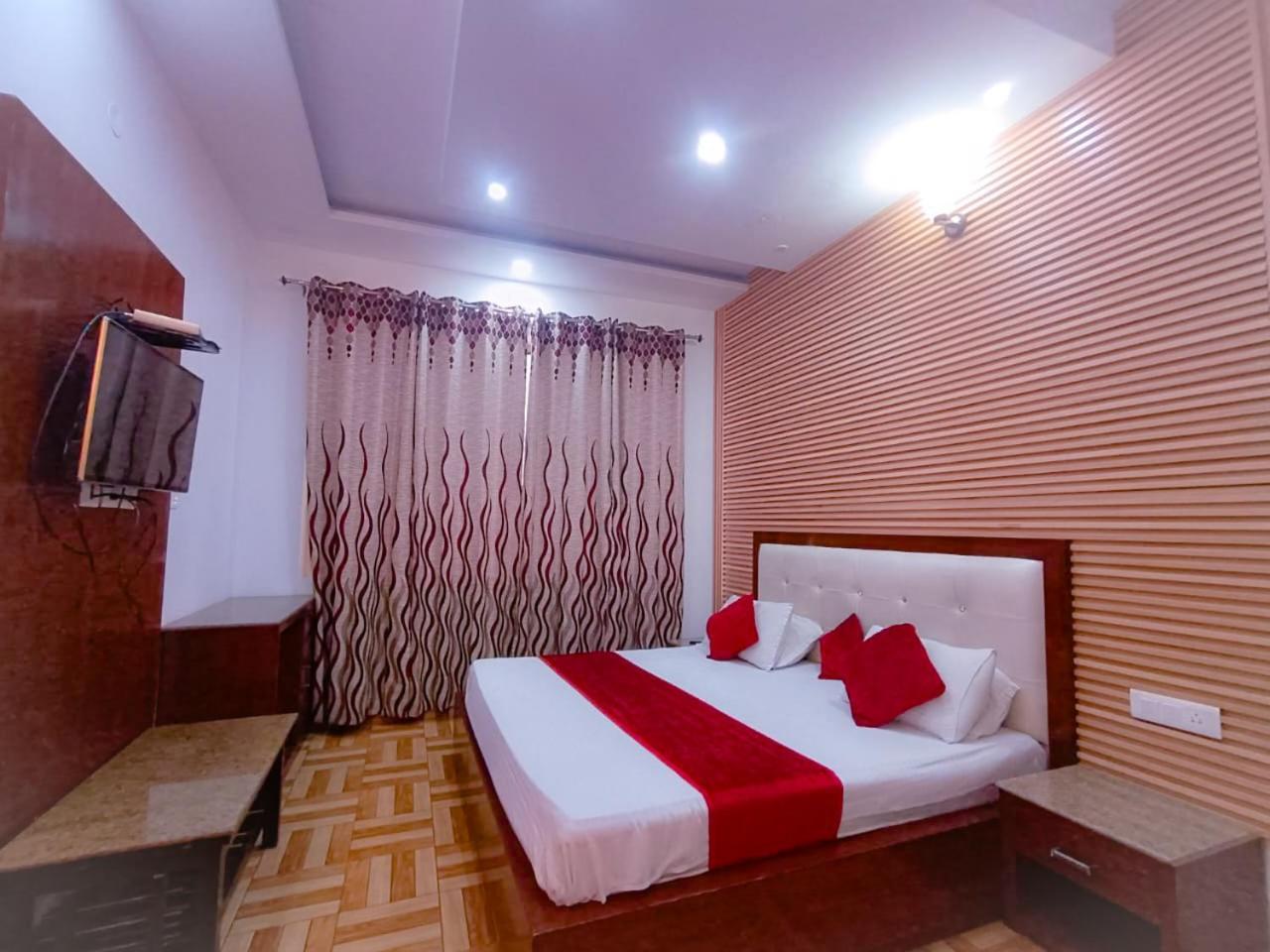 Snow Ark Inn, 3*