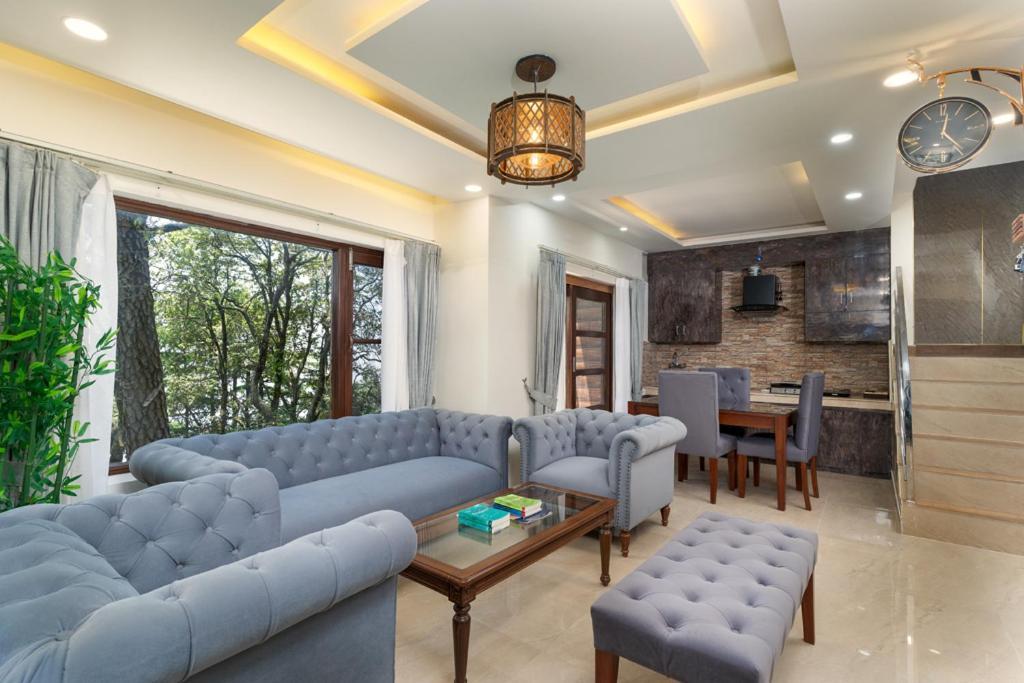 The Pine Retreat - Mall Road Hotel 4*