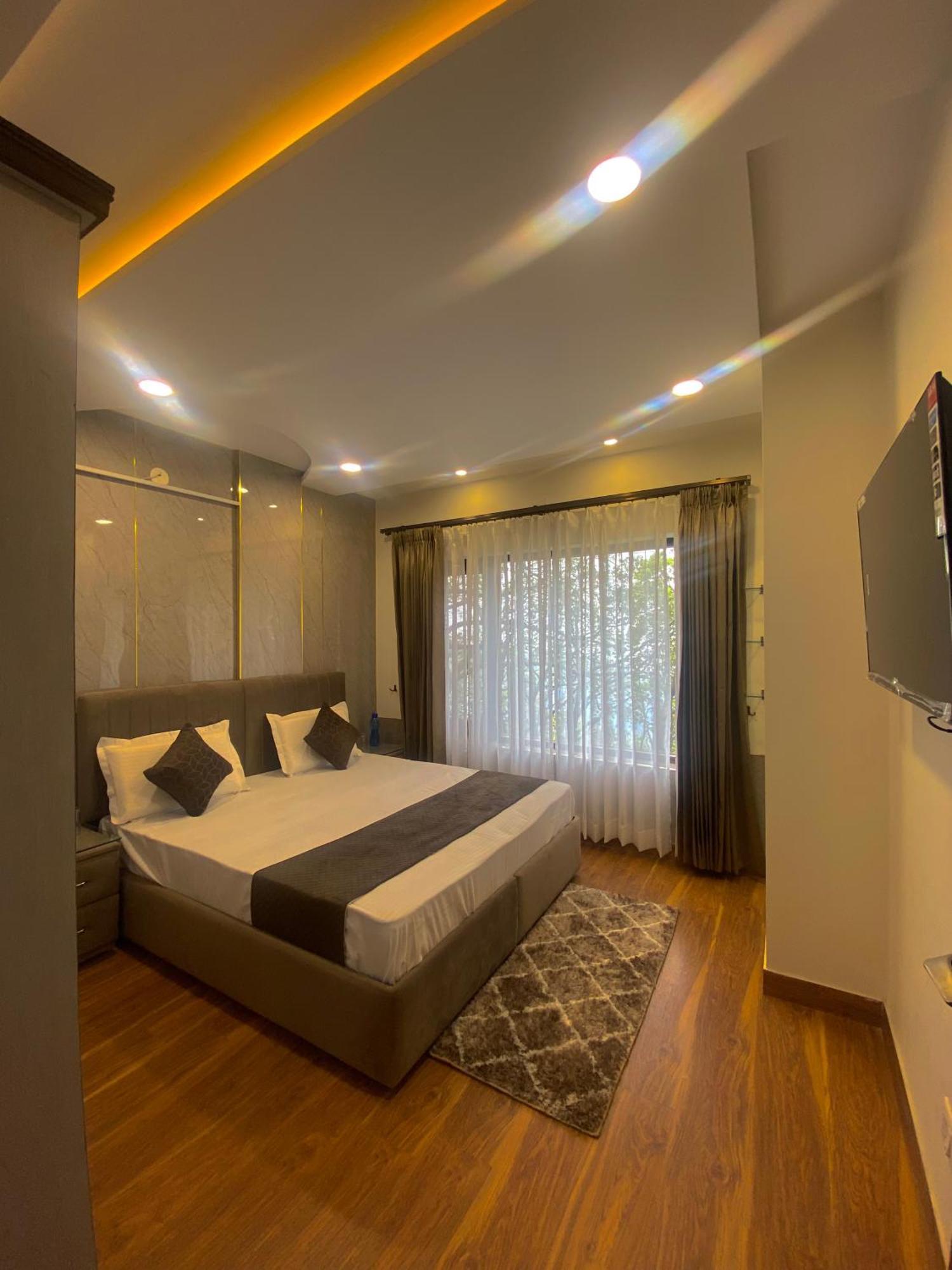 The Pine Retreat - Mall Road 4*