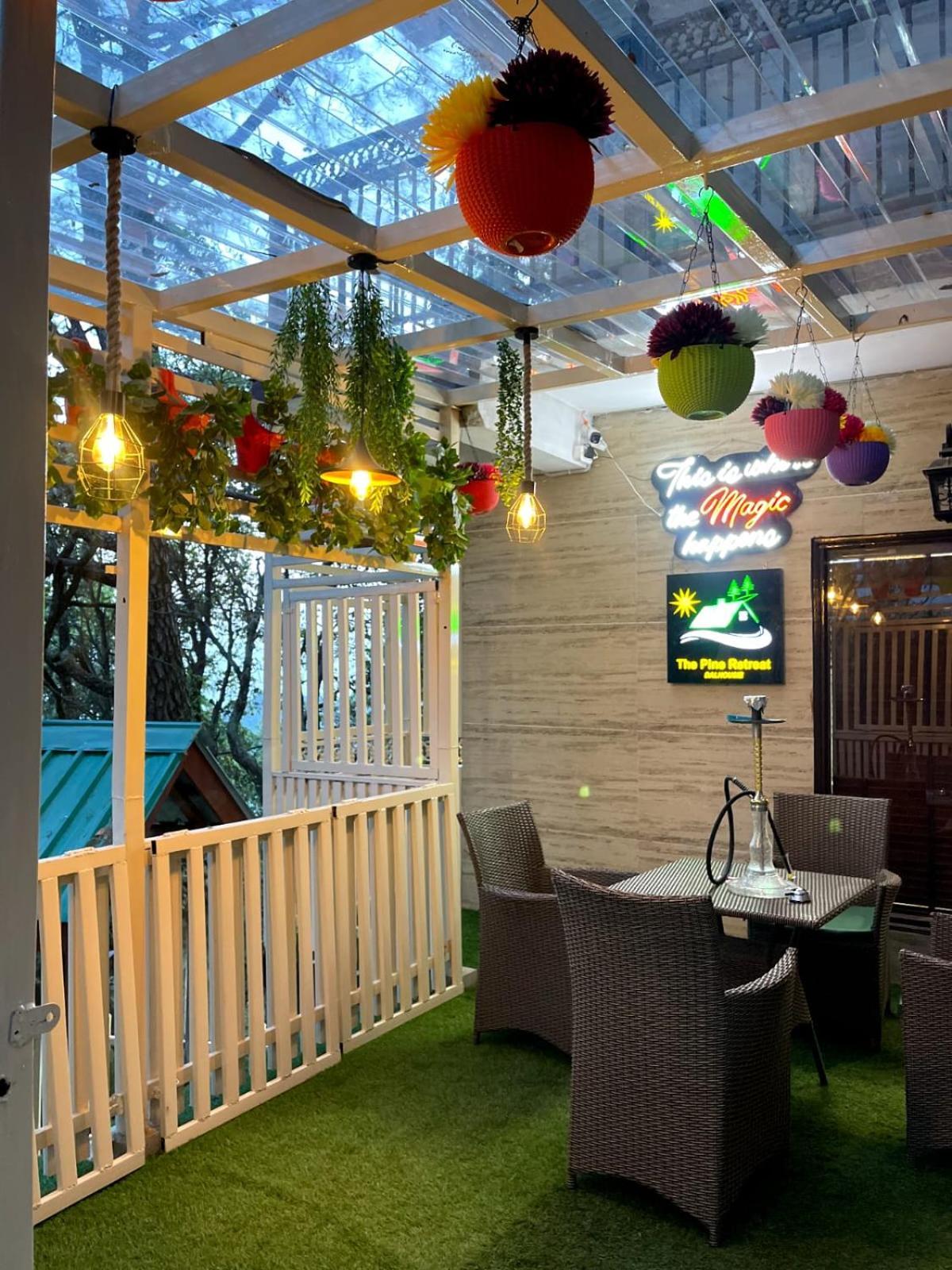 The Pine Retreat - Mall Road Hotel