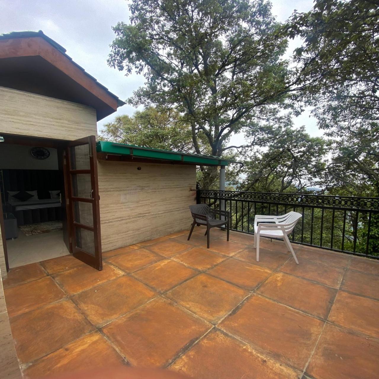 The Pine Retreat - Mall Road Hotel 4*