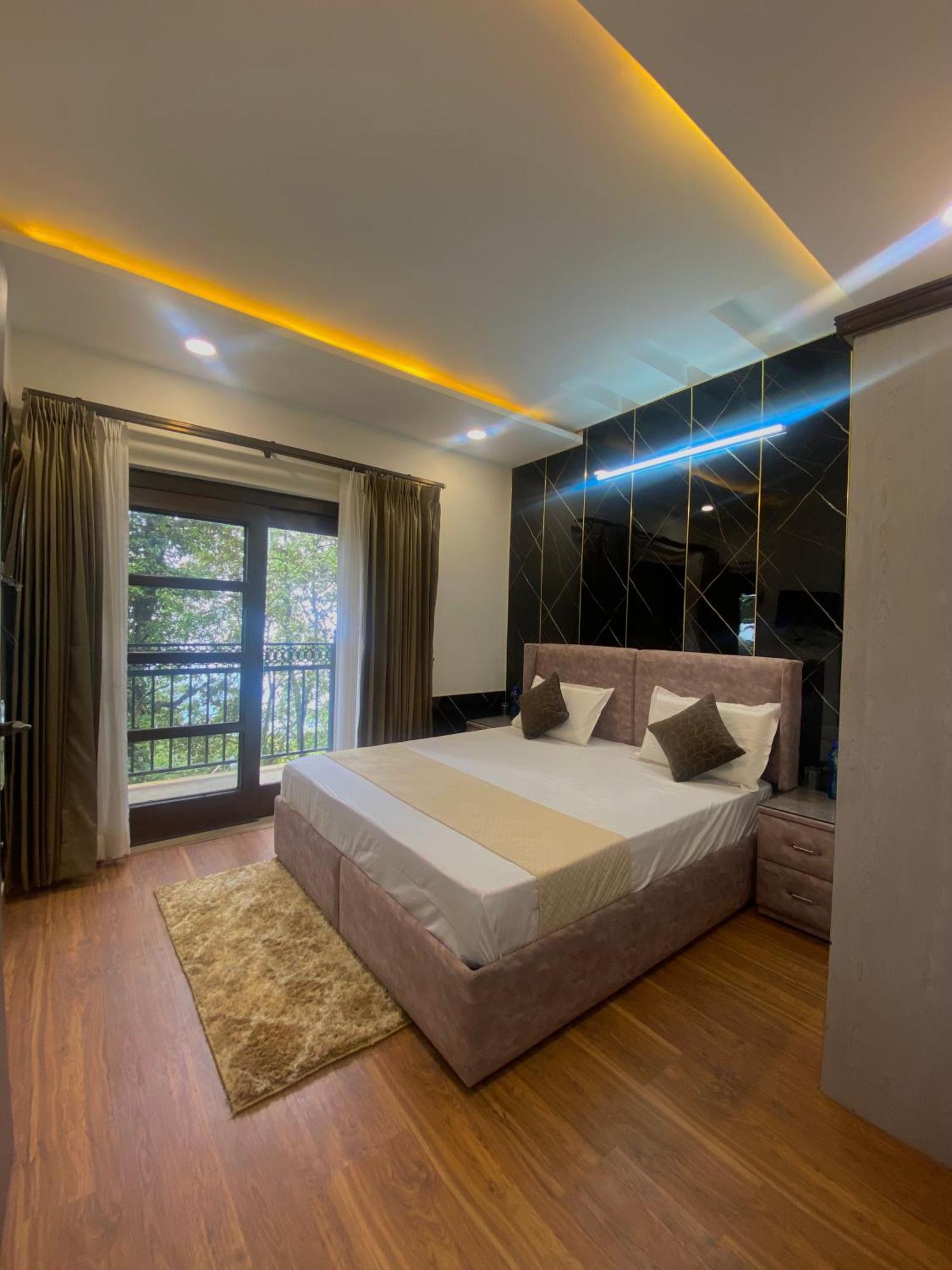 The Pine Retreat - Mall Road Dalhousie
