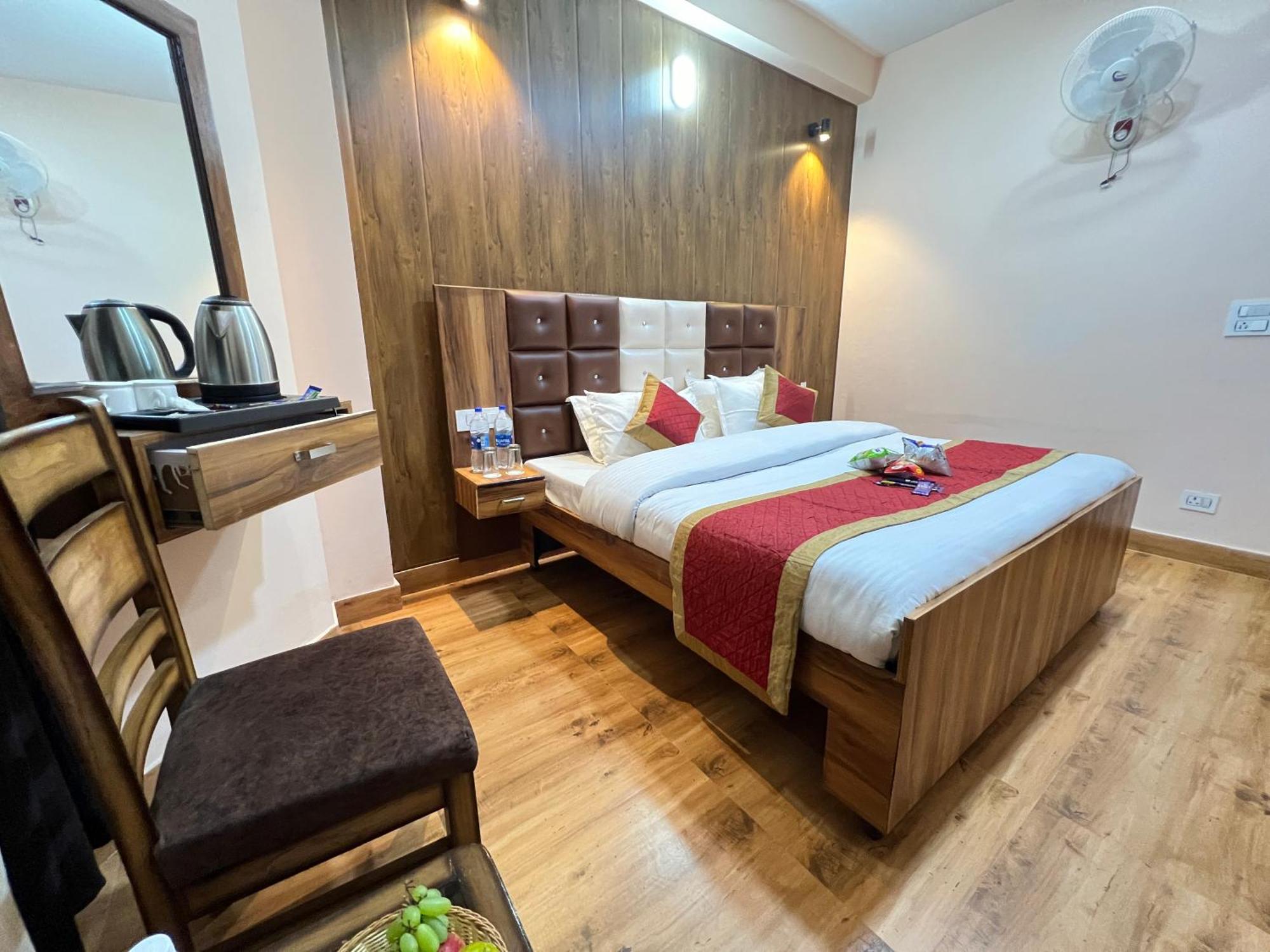 Hotel Canadian 3*