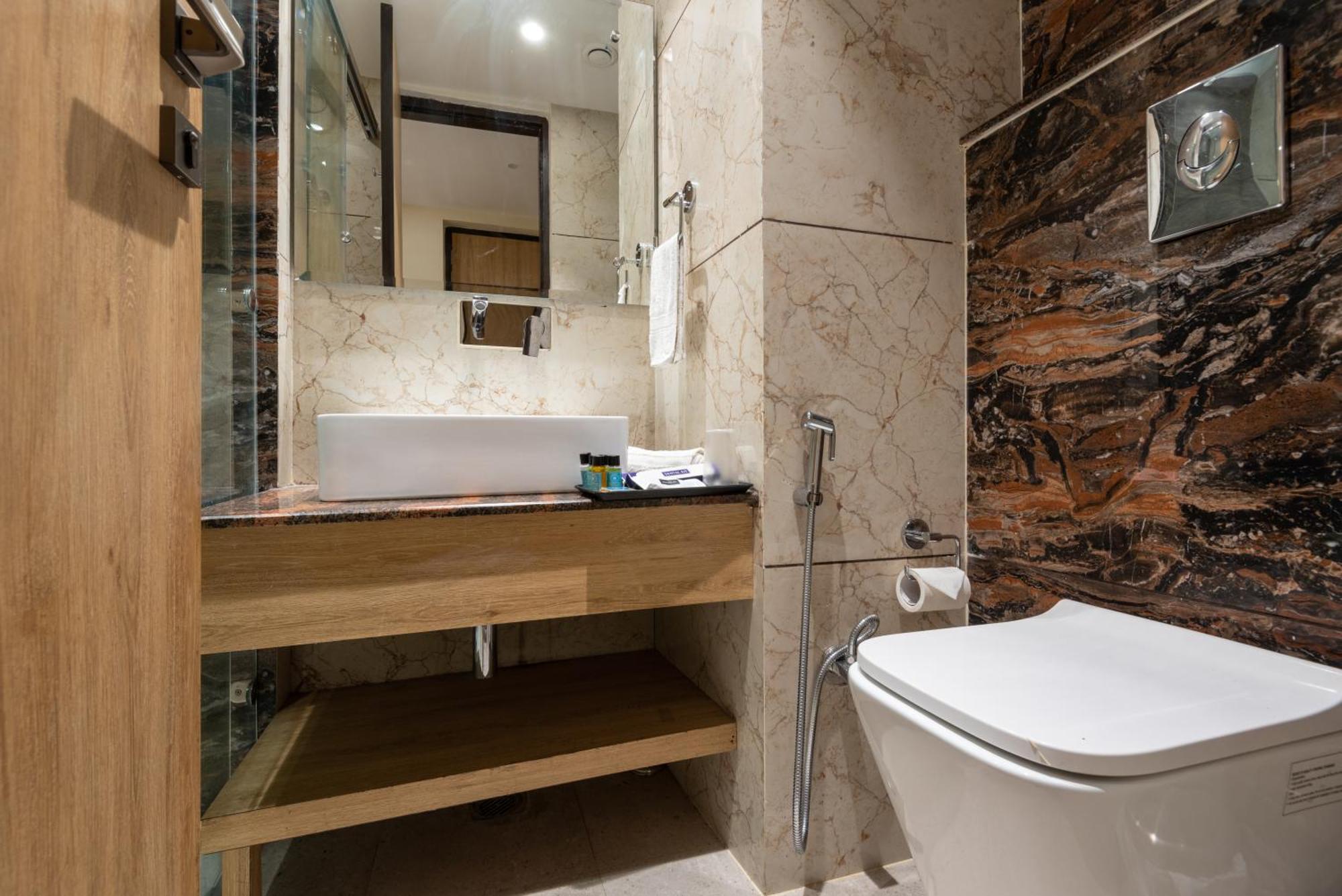 Hotel The Seasons - Valley View & Mountain View In Dalhousie