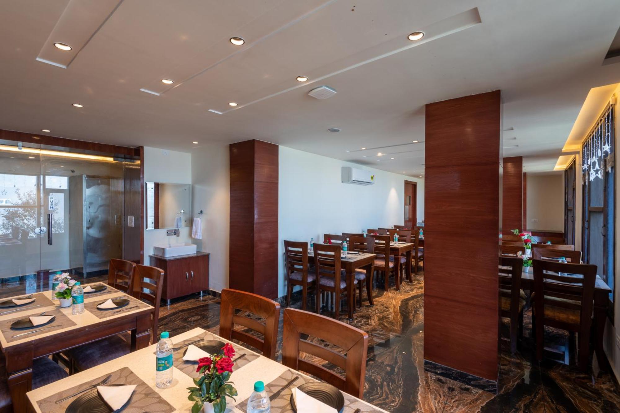 Hotel The Seasons - Valley View & Mountain View In 3*
